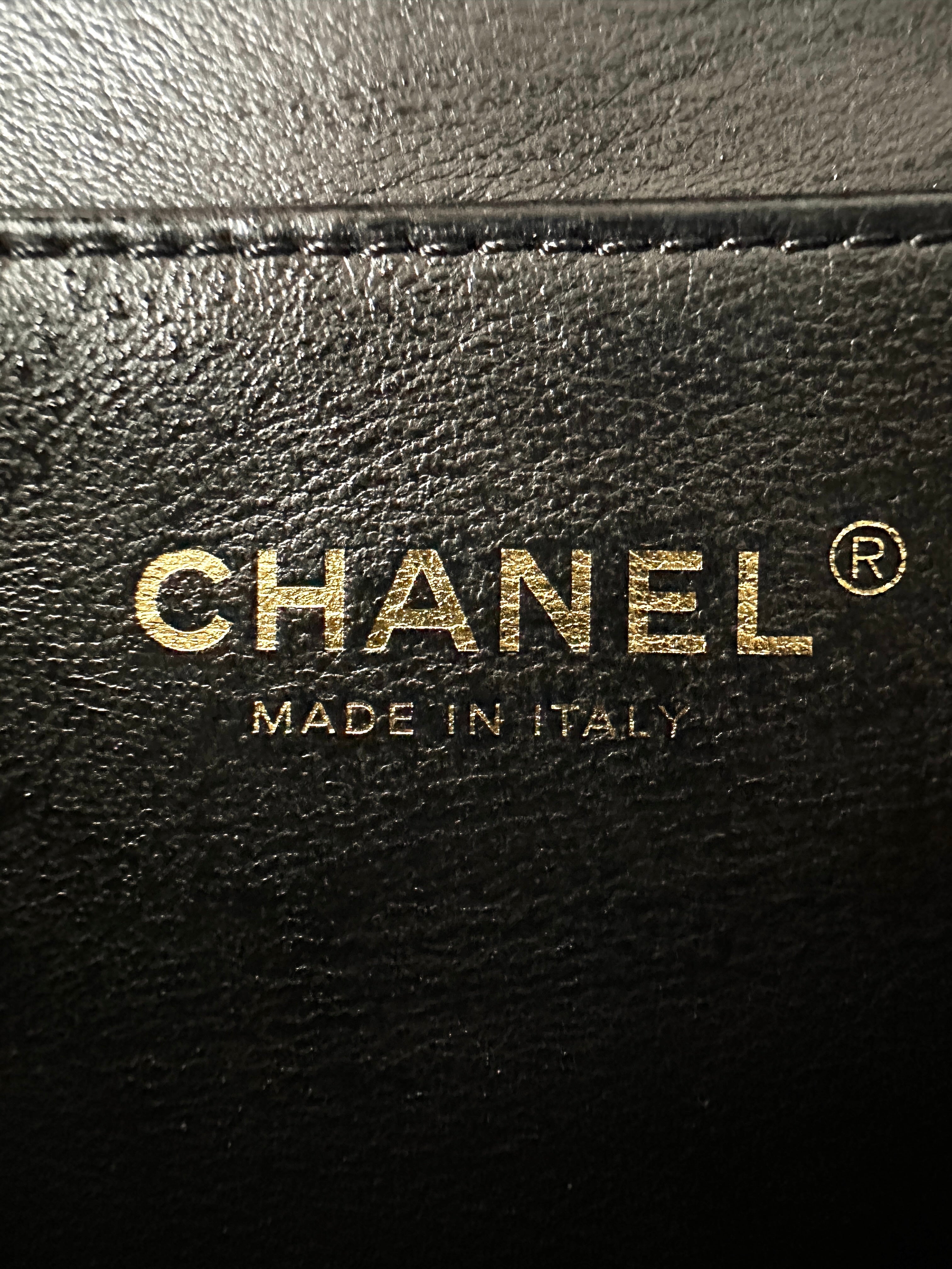 Chanel 22S Black Quilted Leather Vanity Case With Gold Hardware(HT***L2) CC1786
