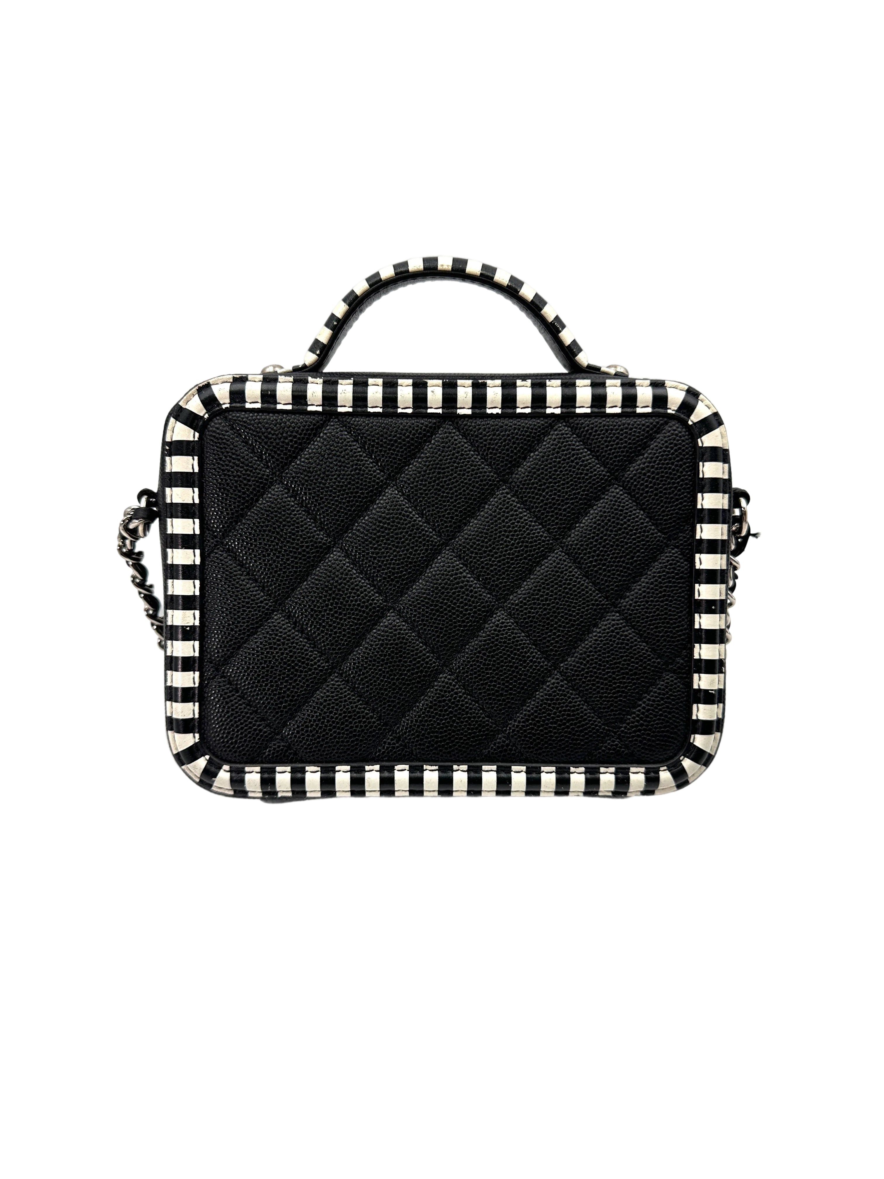 Chanel CC Filigree Black/White Striped Quilted Leather Vanity Case(27***59) CC1793