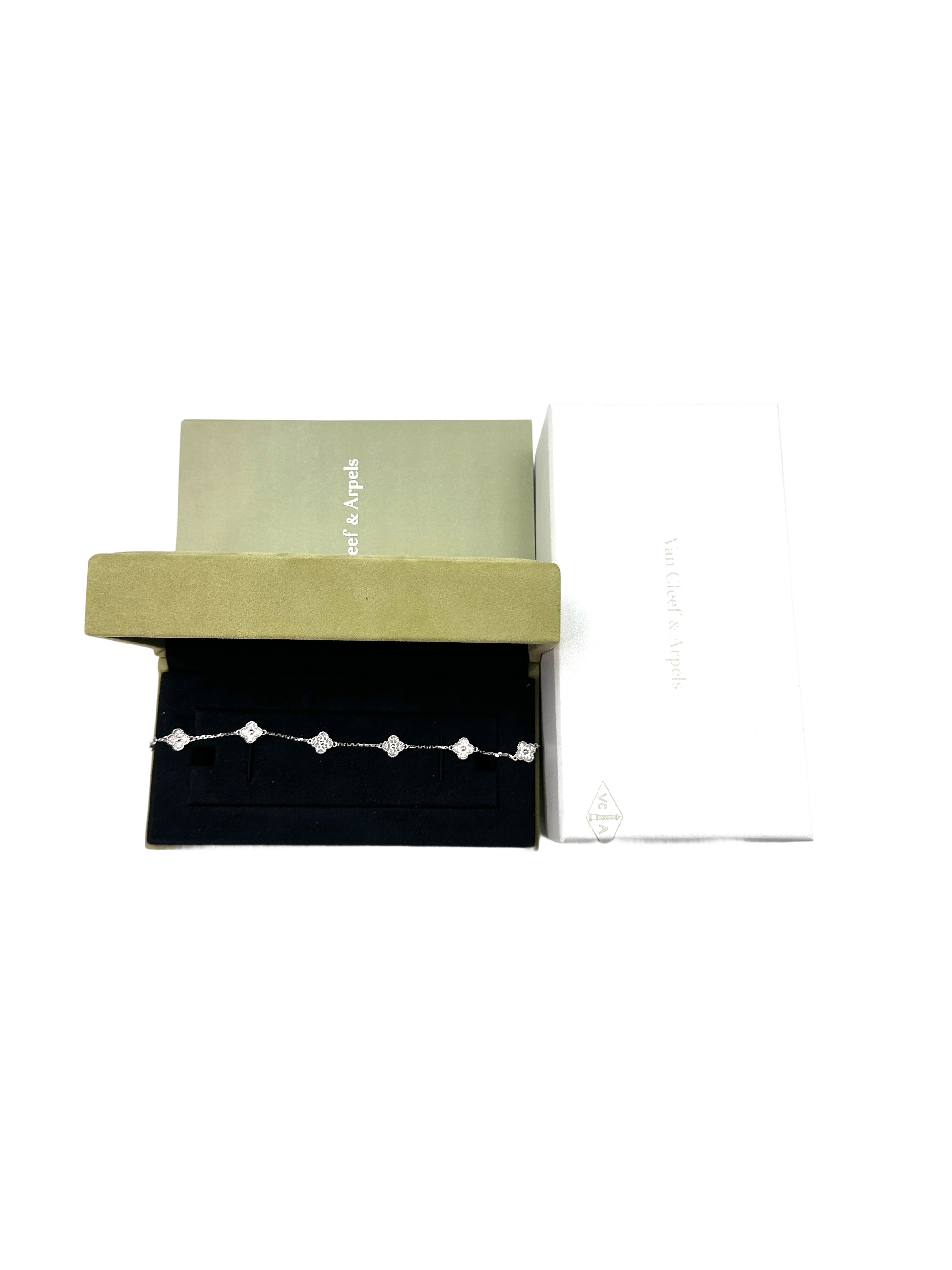 Van Cleef & Arpels White Sweet Alhambra 6 Motifs VC02