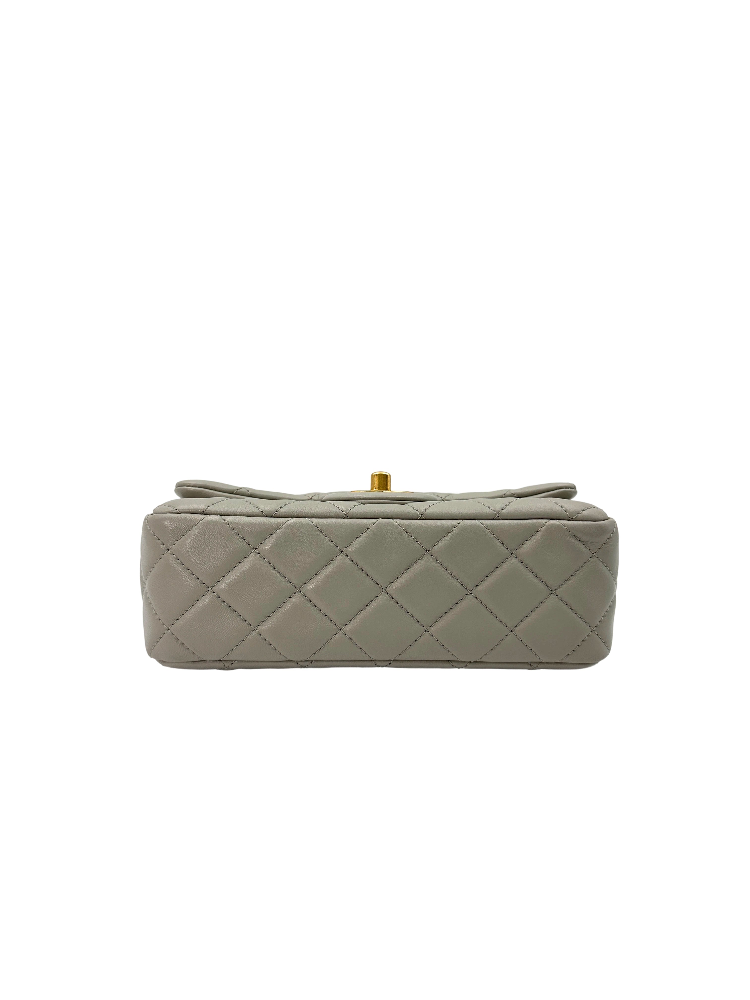 Chanel 22C Classic Flap Grey Quilted Leather Flap Bag With Gold Hardware(X4***53) CC1795