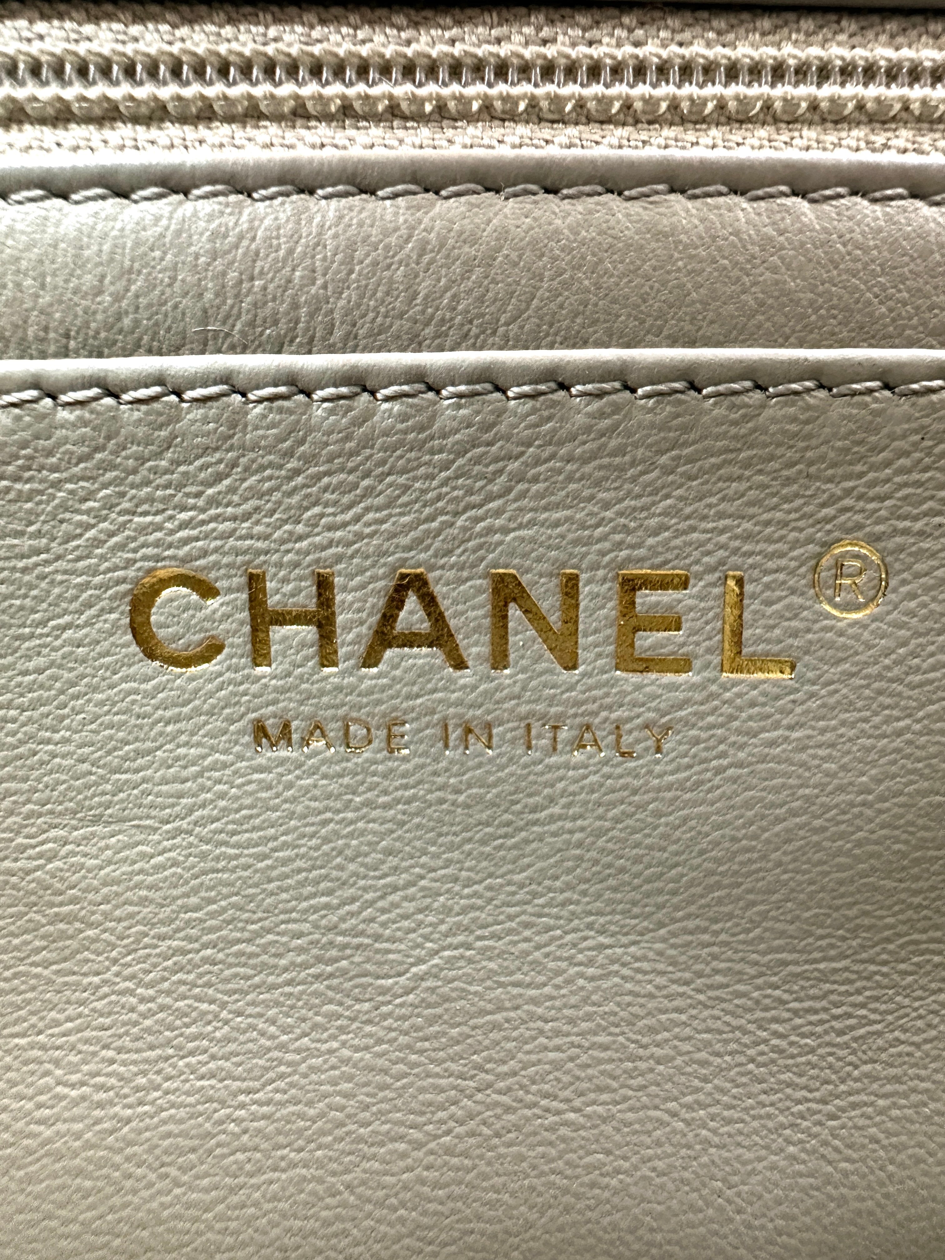 Chanel 22C Classic Flap Grey Quilted Leather Flap Bag With Gold Hardware(X4***53) CC1795