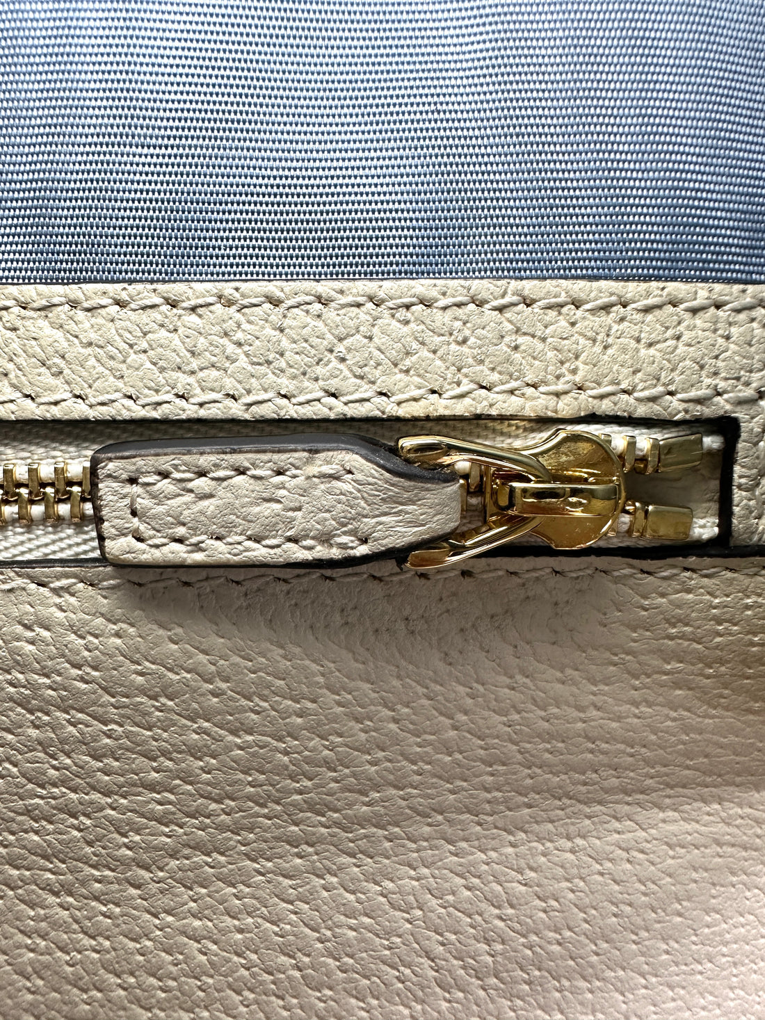 Gucci Sylvie Bee Star White Leather Medium Size Shoulder Bag GG850