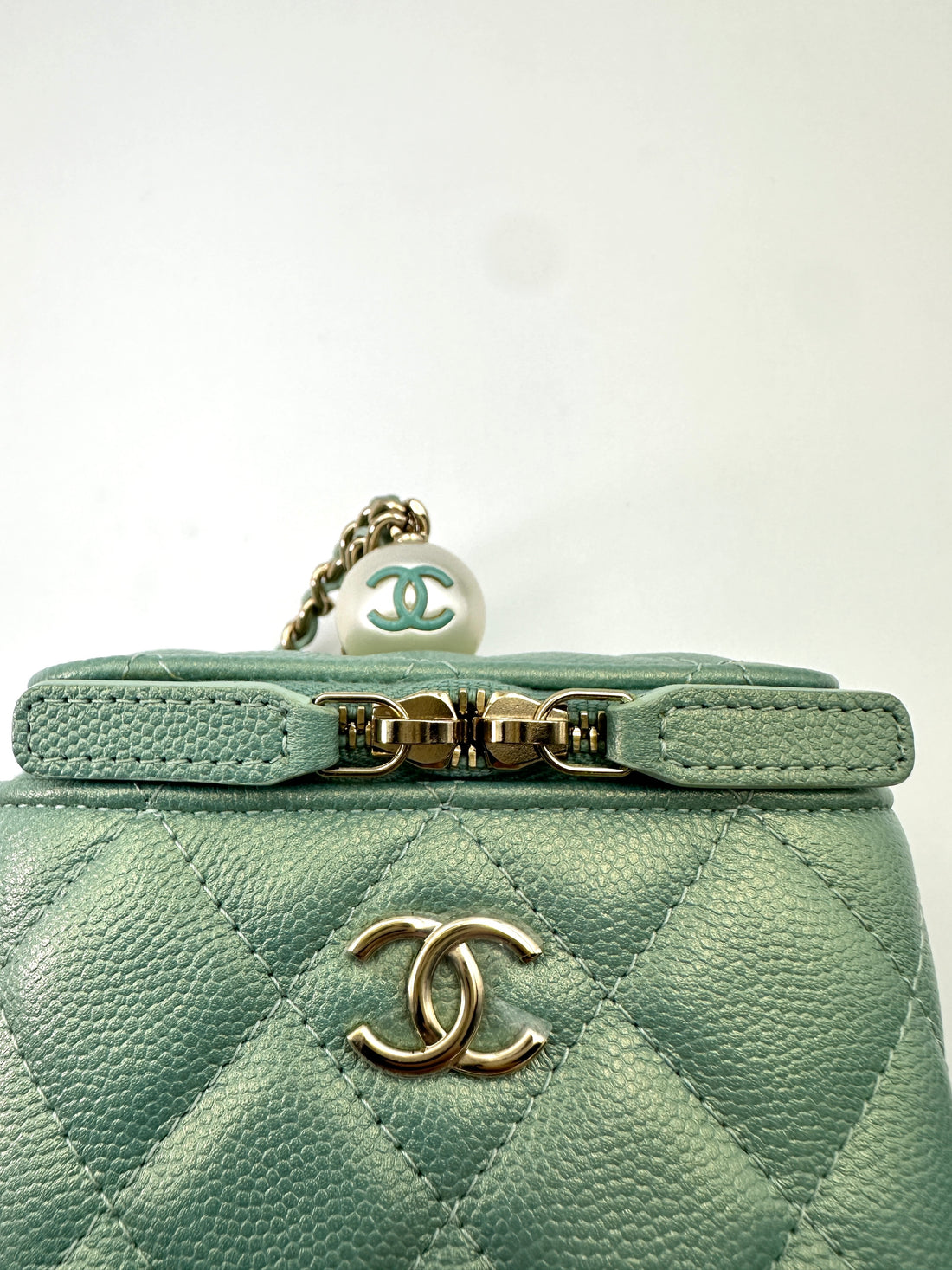 Chanel Iridescent Blue Quilted Mini Pearl On Top Vanity Case(31***17) CC1796