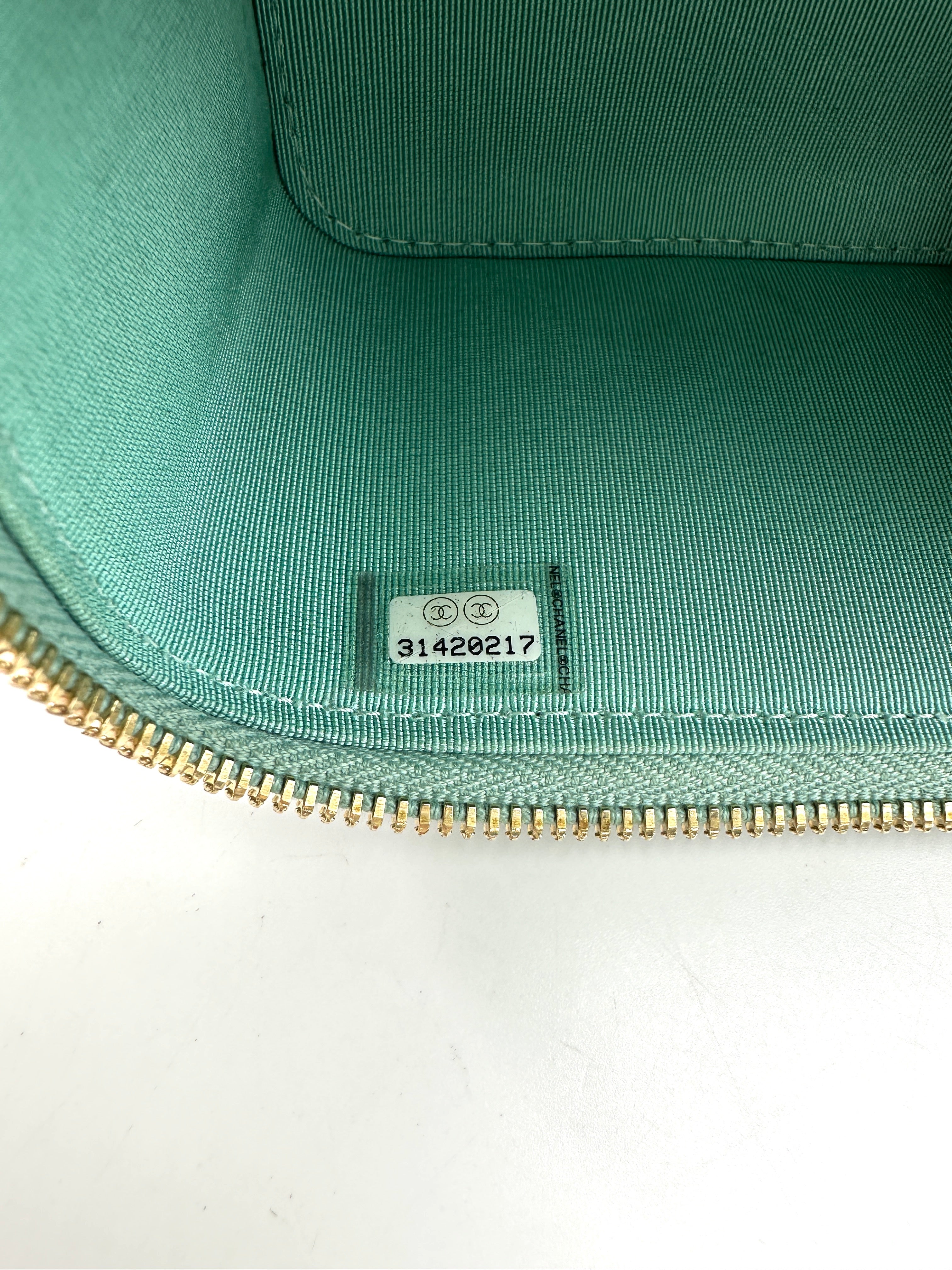 Chanel Iridescent Blue Quilted Mini Pearl On Top Vanity Case(31***17) CC1796