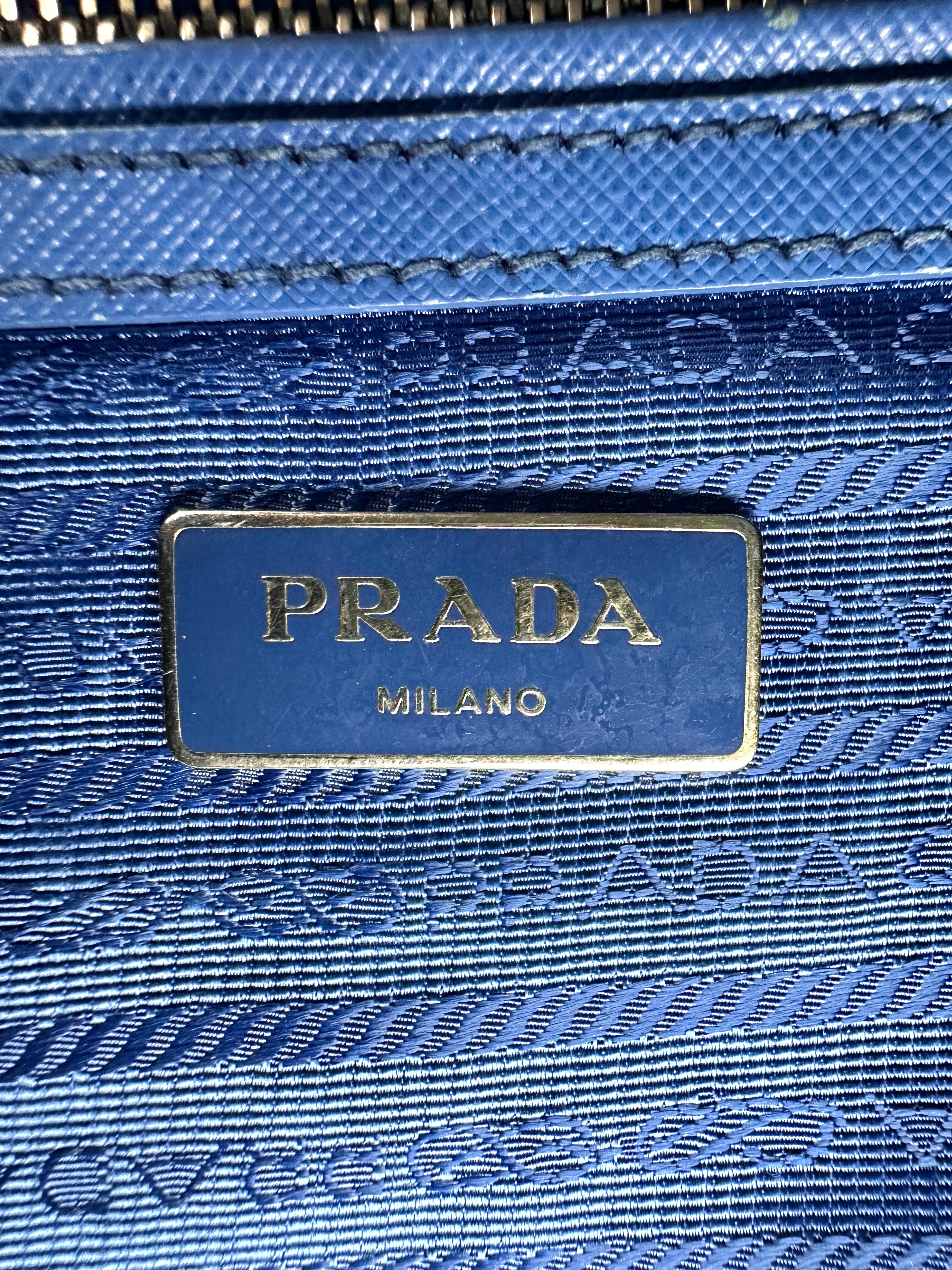 Prada Galleria Blue Saffiano Leather Medium Size Handle Bag PR272