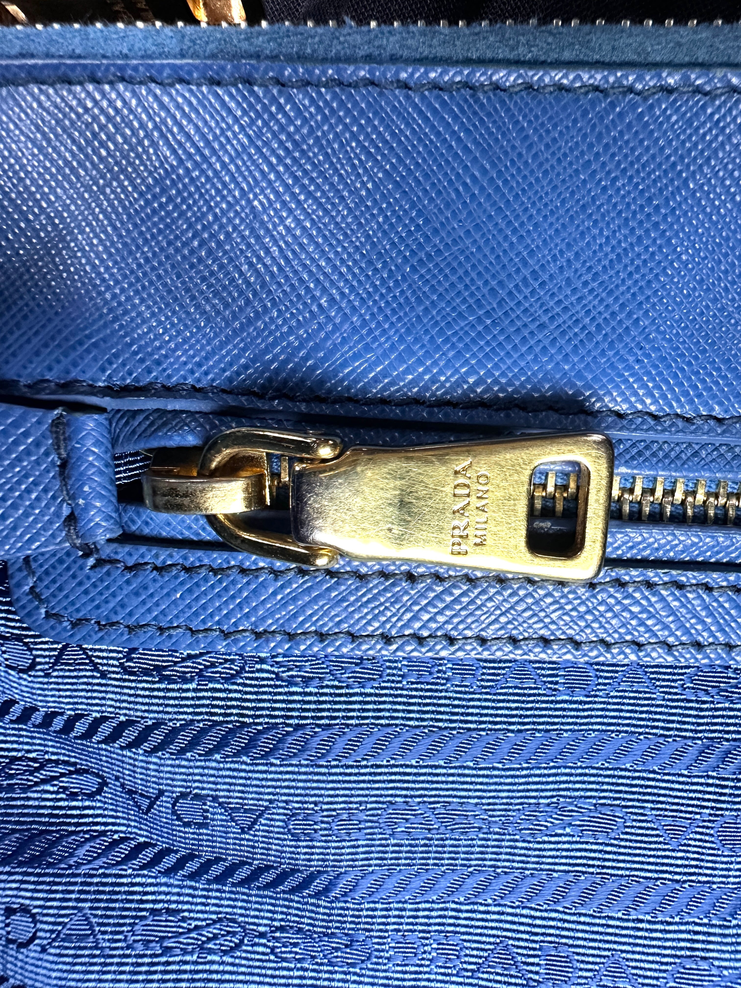 Prada Galleria Blue Saffiano Leather Medium Size Handle Bag PR272
