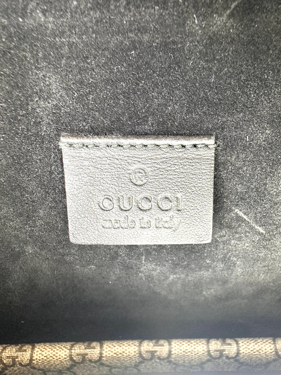 Gucci Dionysus GG Supreme Canvas Medium Size Shoulder Bag With Black Tirm GG852