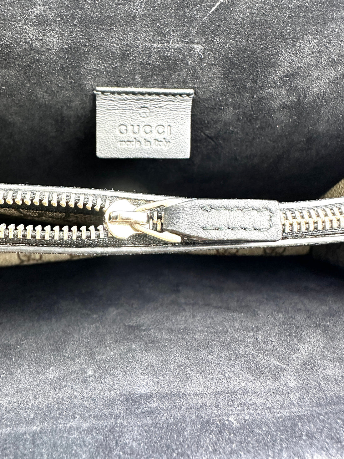 Gucci Dionysus GG Supreme Canvas Medium Size Shoulder Bag With Black Tirm GG852