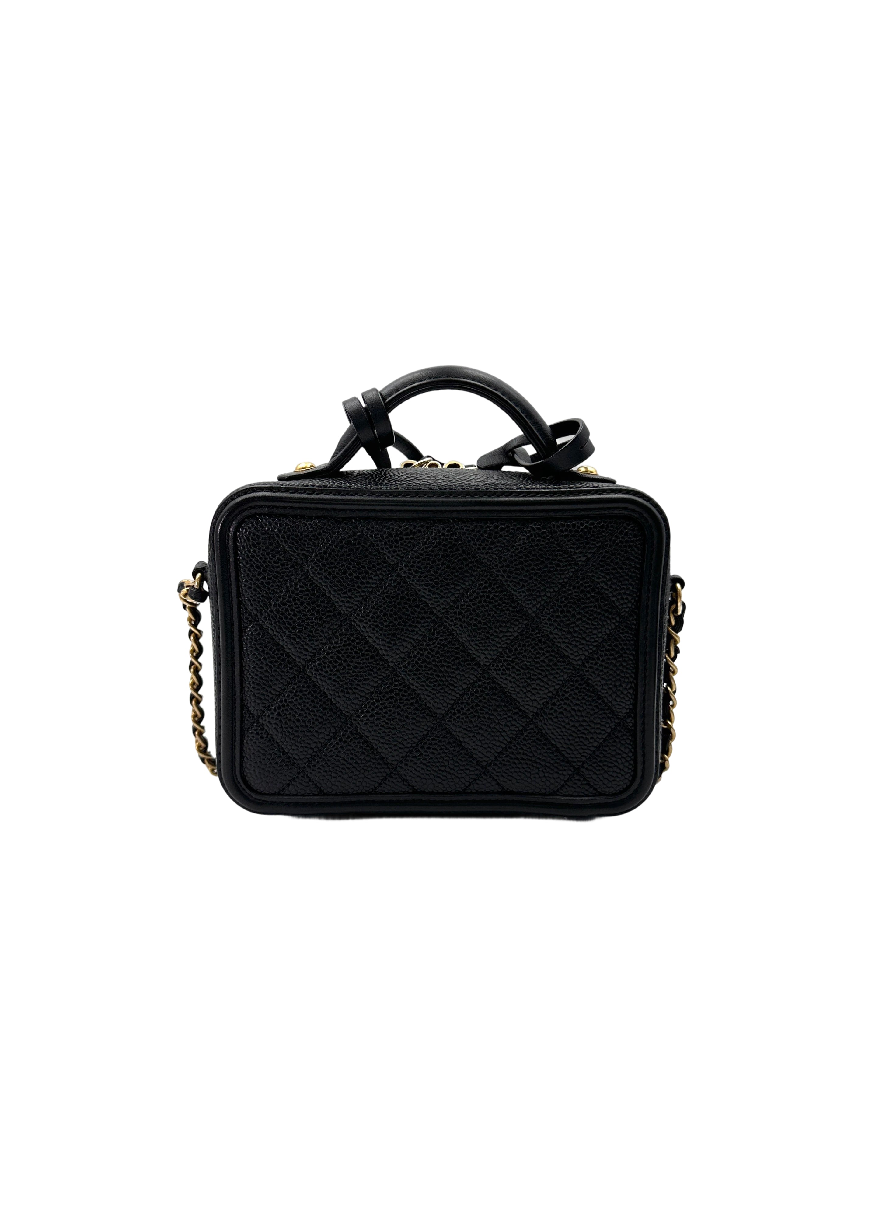 Chanel CC Filigree Black Quilted Leather Top Handle Vanity Case(26***09) CC1798