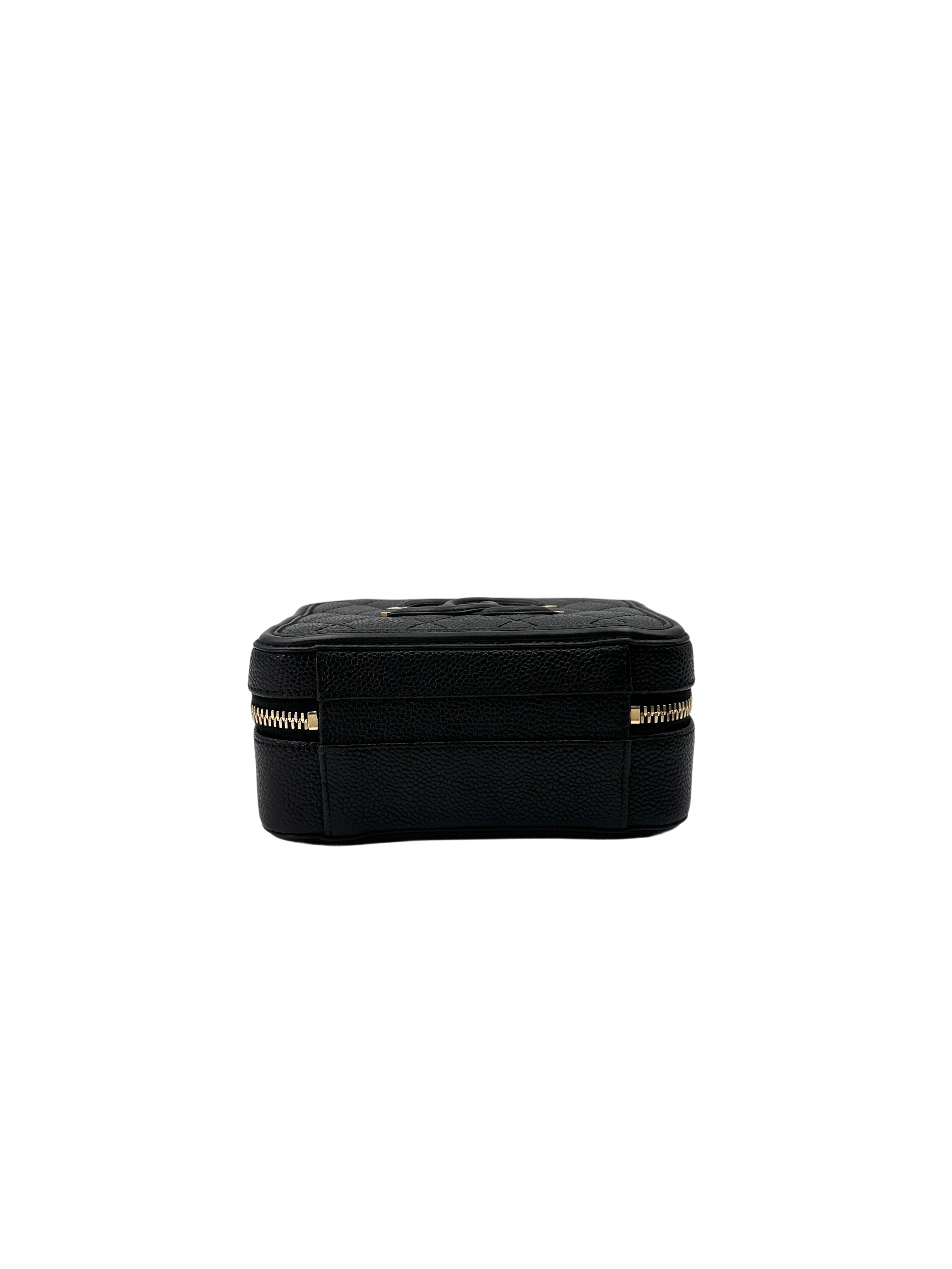 Chanel CC Filigree Black Quilted Leather Top Handle Vanity Case(26***09) CC1798