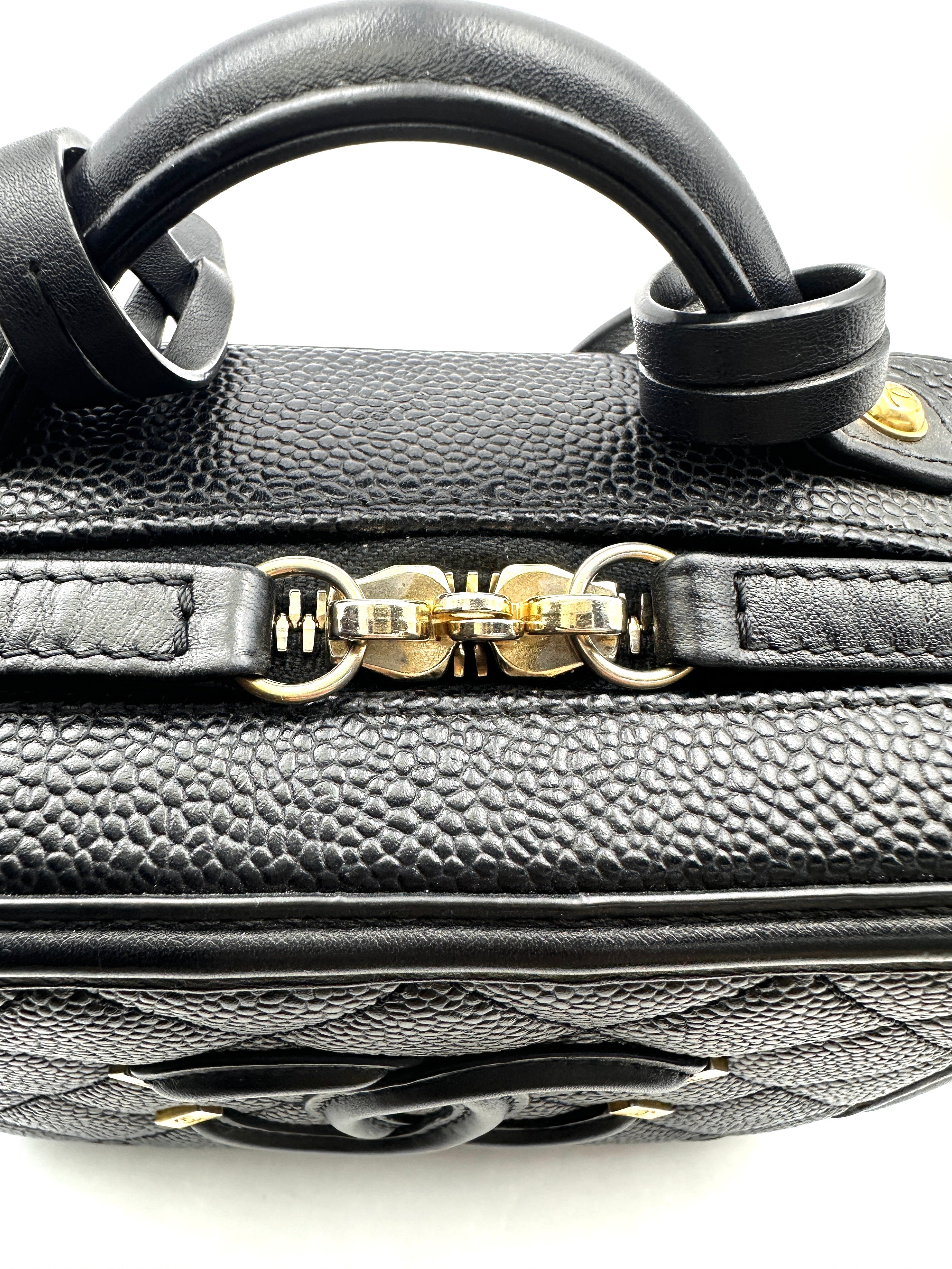 Chanel CC Filigree Black Quilted Leather Top Handle Vanity Case(26***09) CC1798