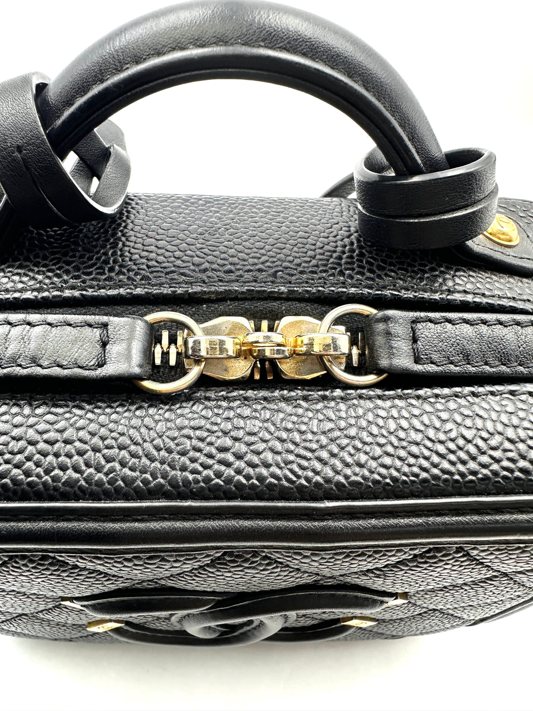 Chanel CC Filigree Black Quilted Leather Top Handle Vanity Case(26***09) CC1798