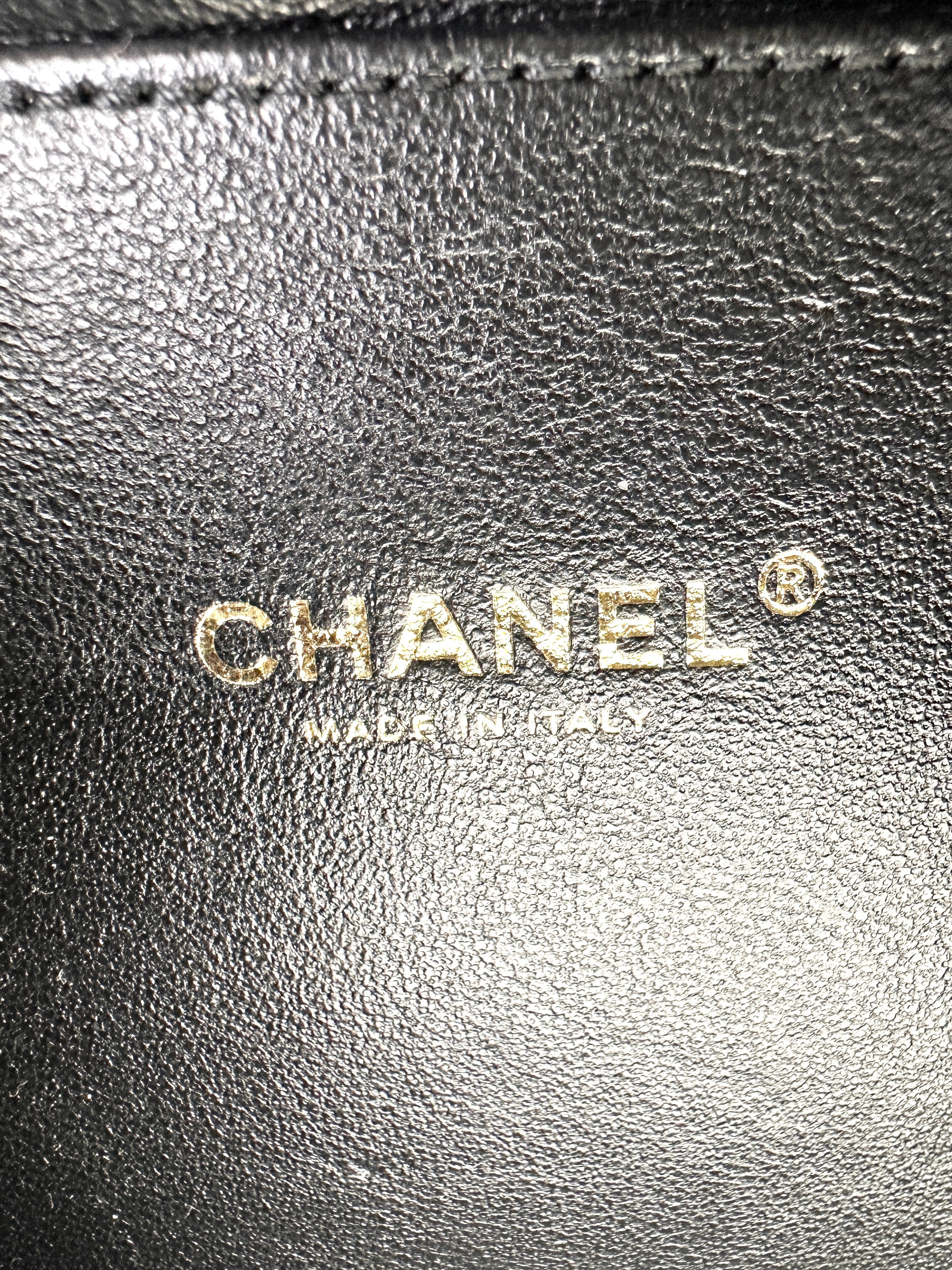 Chanel CC Filigree Black Quilted Leather Top Handle Vanity Case(26***09) CC1798