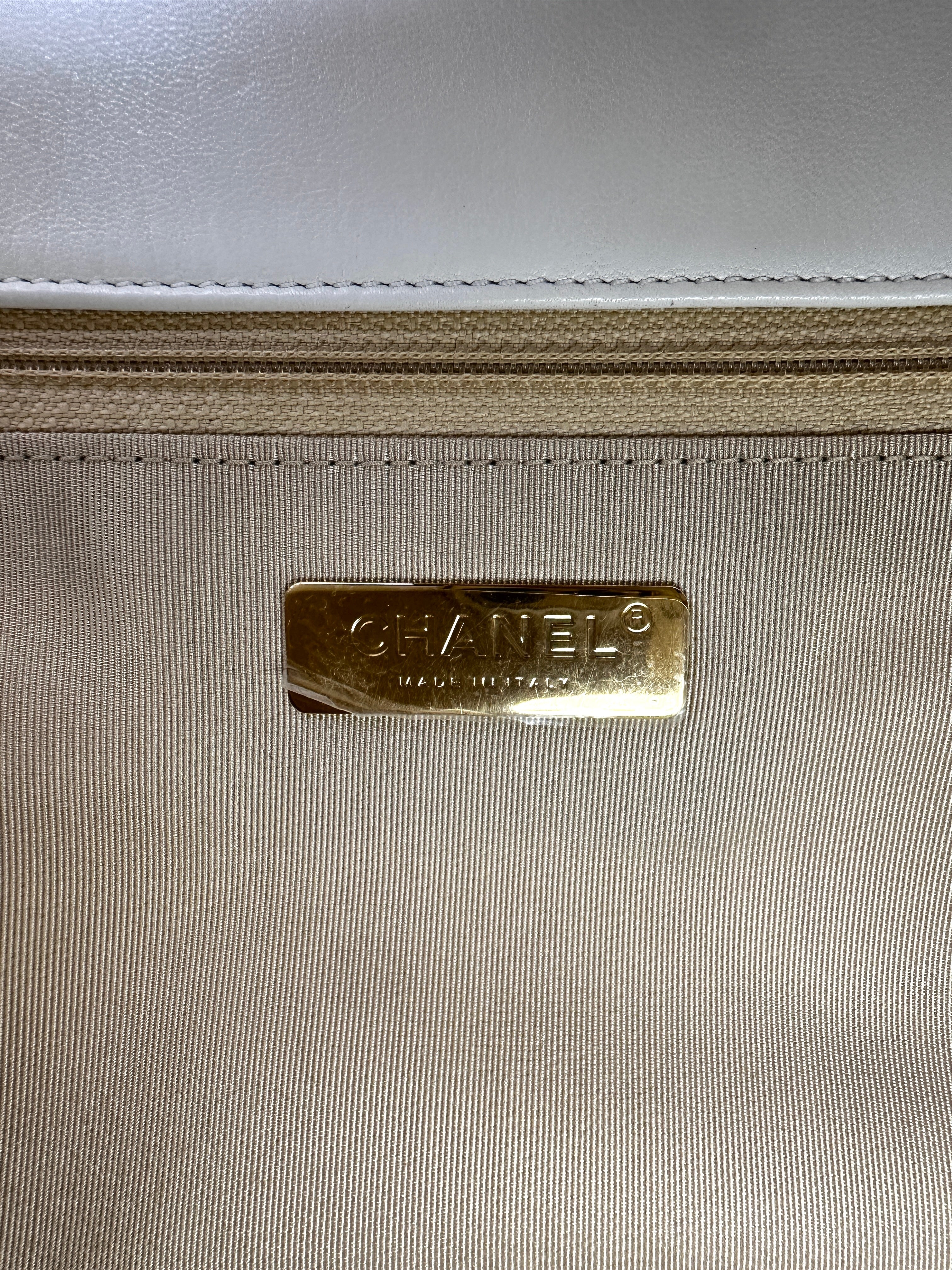 Chanel 19Bag White Quilted Leather Large Size Flap Bag With Gold Hardware(28***70) CC1806