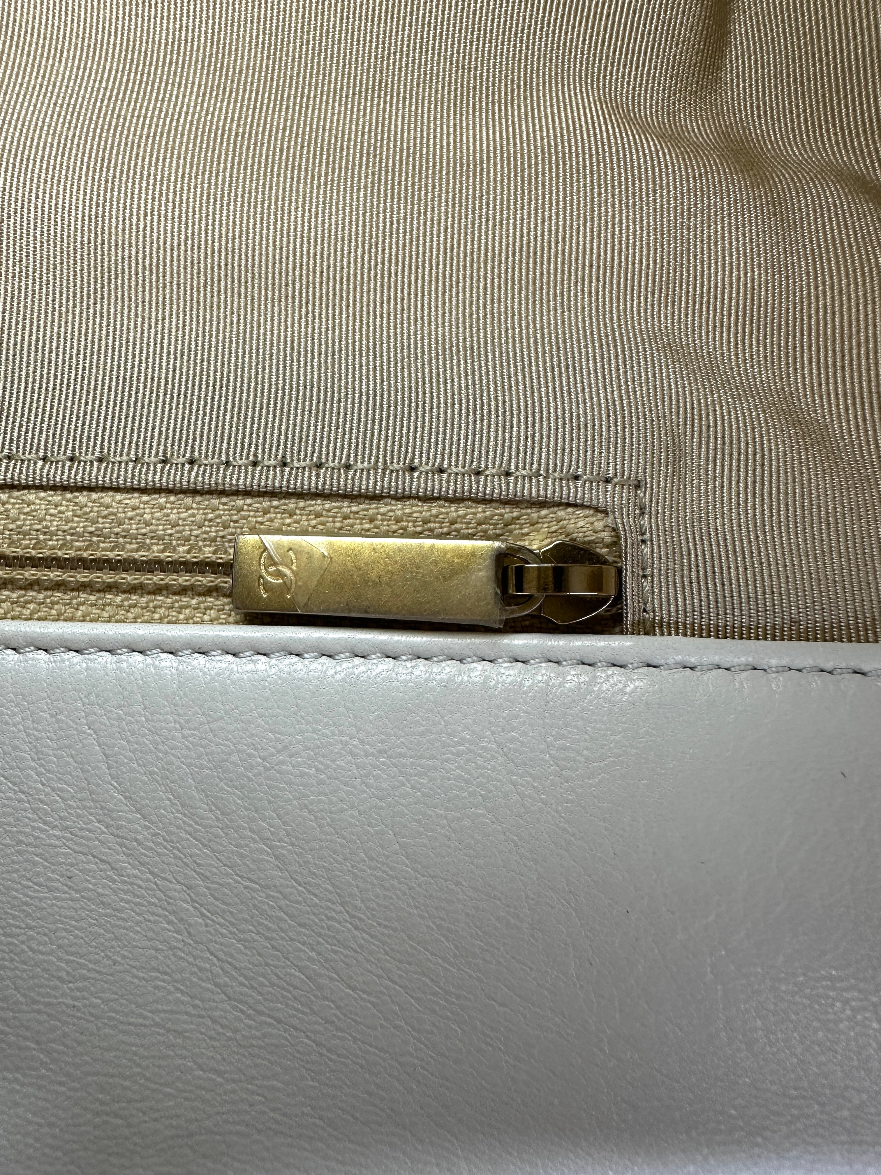 Chanel 19Bag White Quilted Leather Large Size Flap Bag With Gold Hardware(28***70) CC1806