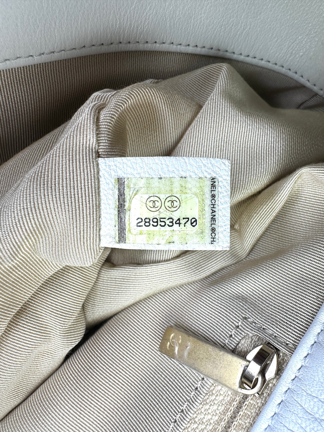 Chanel 19Bag White Quilted Leather Large Size Flap Bag With Gold Hardware(28***70) CC1806