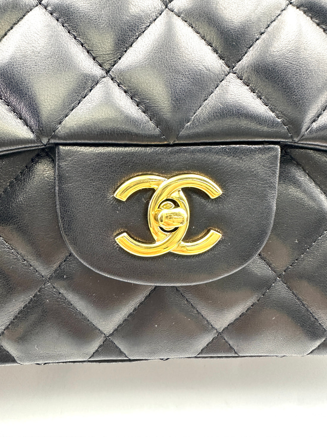 Chanel Classic Flap Black Quilted Lambskin Jumbo Shoulder Bag(13***69) IRIS175