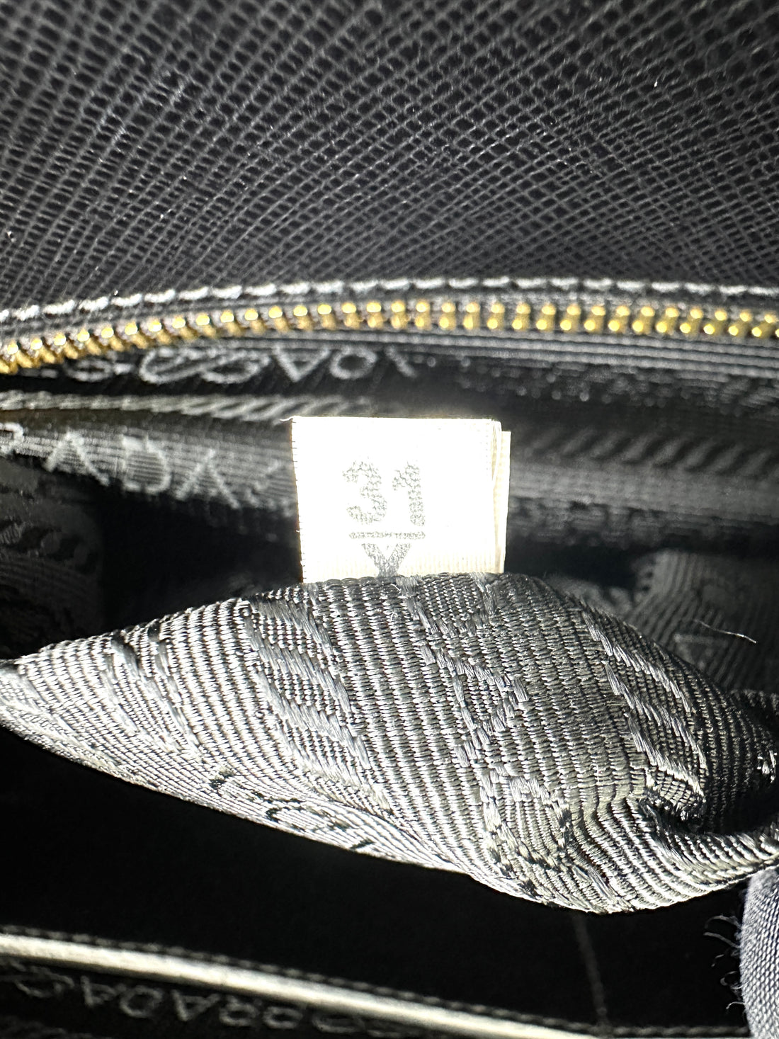 Prada Galleria Black Saffiano Lux Leather Handle Bag PR275