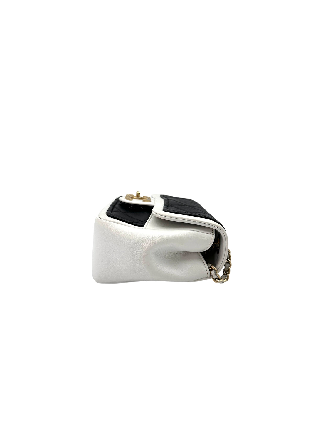 Chanel Black/White Quilted Leather Flap Bag With Gold Hardware(19***29) IRIS176