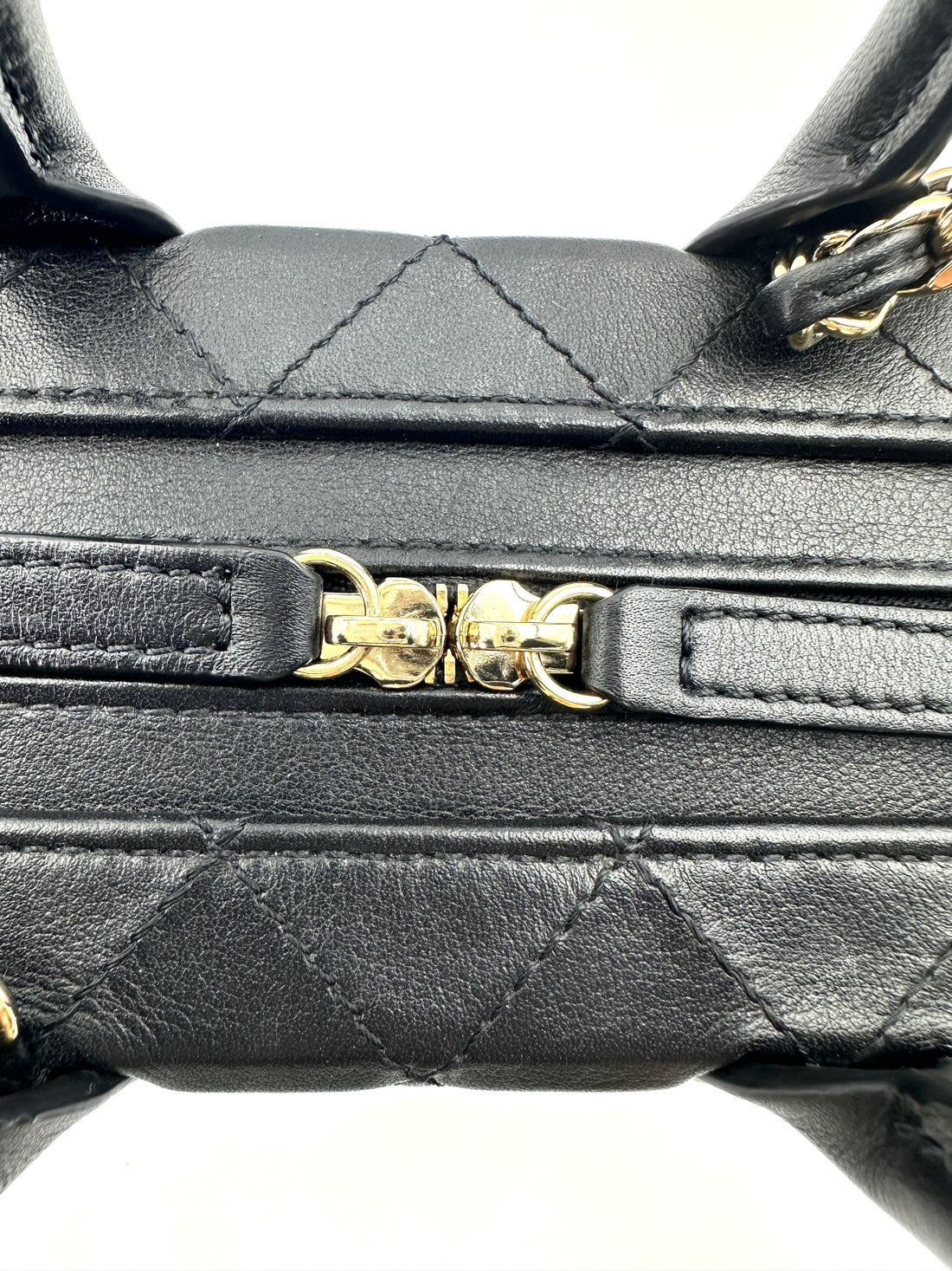 Chanel 22B Black Quilted Leather Handle Bag(N5***N8) CC1808