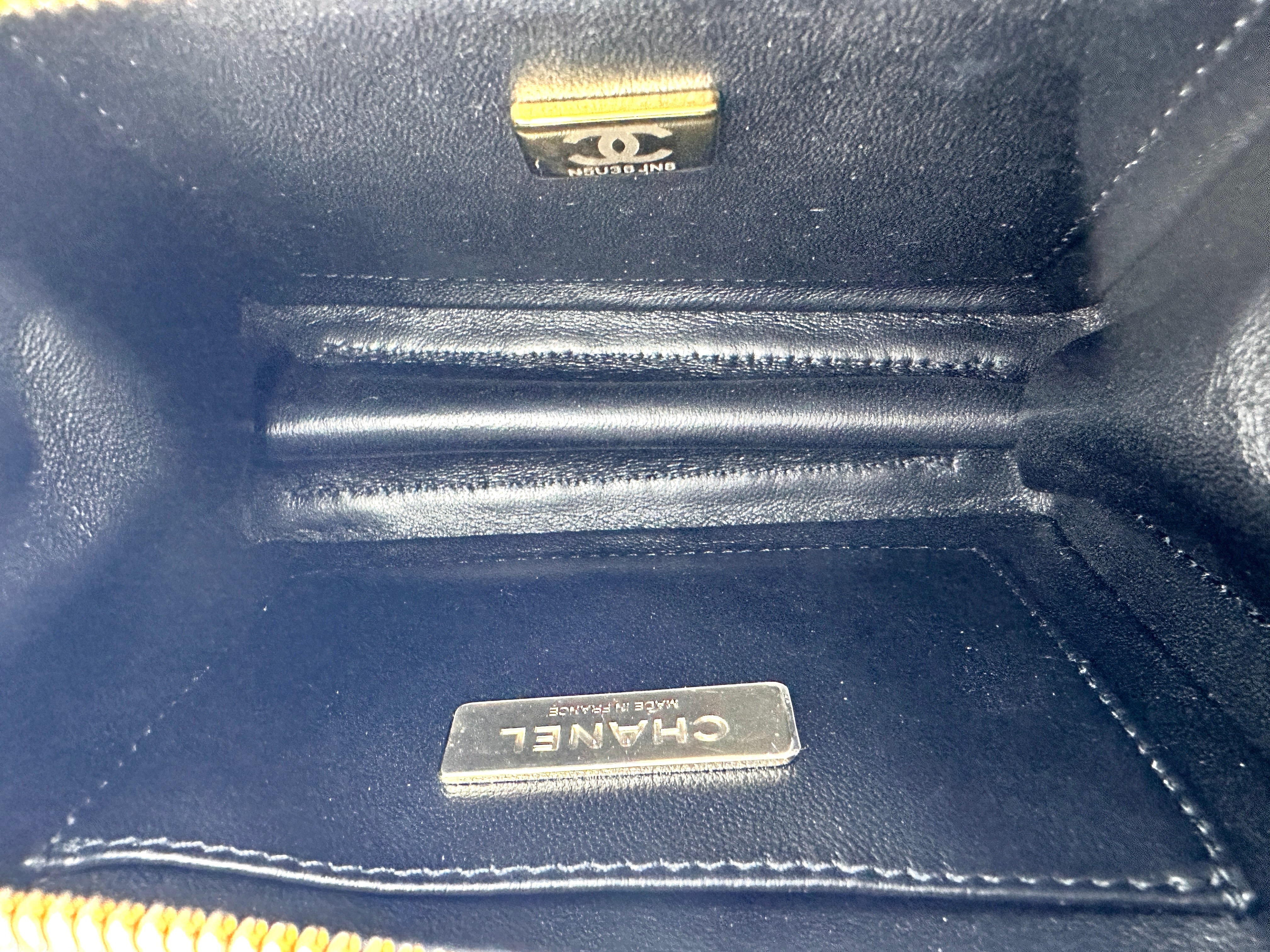 Chanel 22B Black Quilted Leather Handle Bag(N5***N8) CC1808