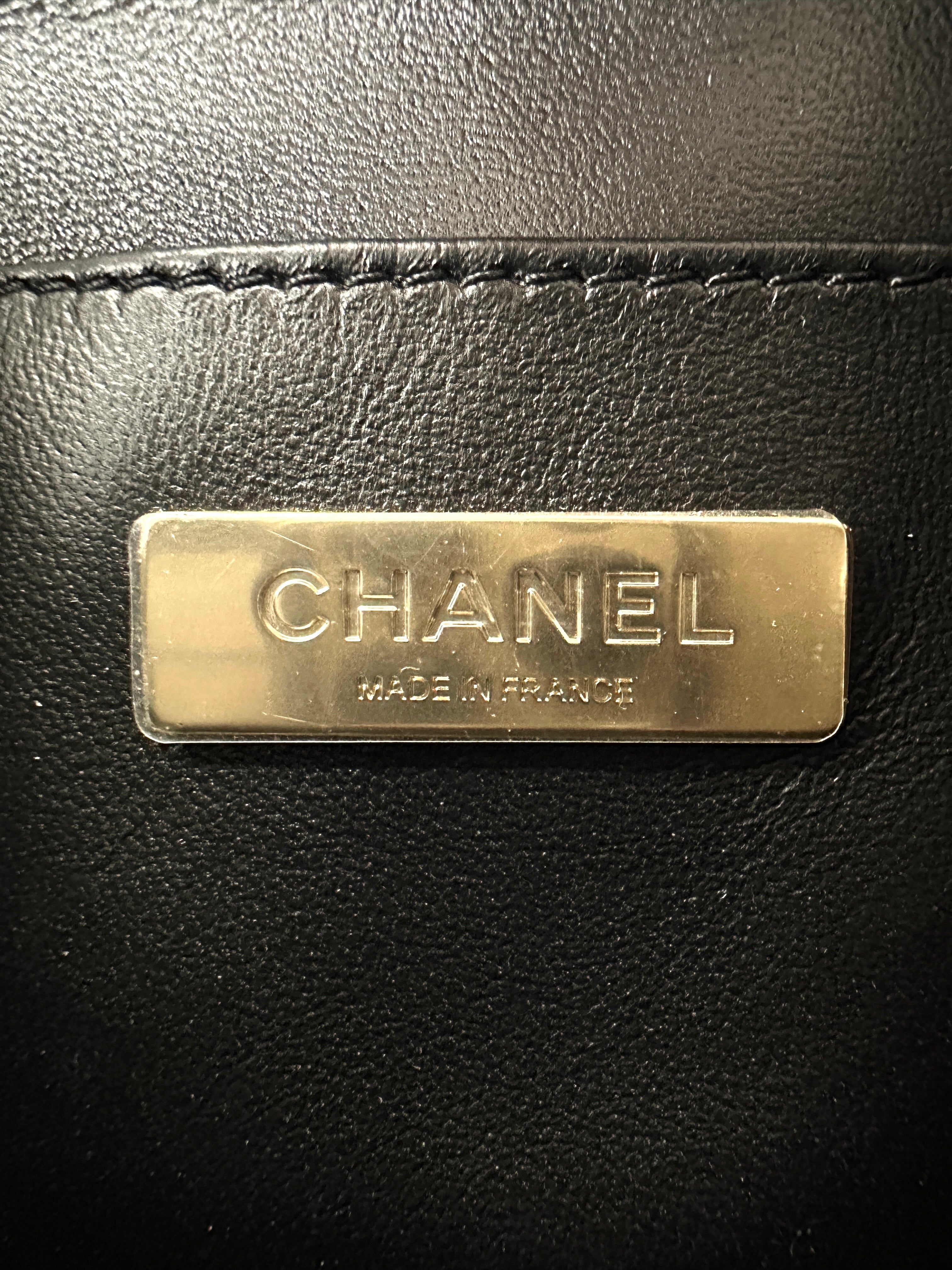 Chanel 22B Black Quilted Leather Handle Bag(N5***N8) CC1808