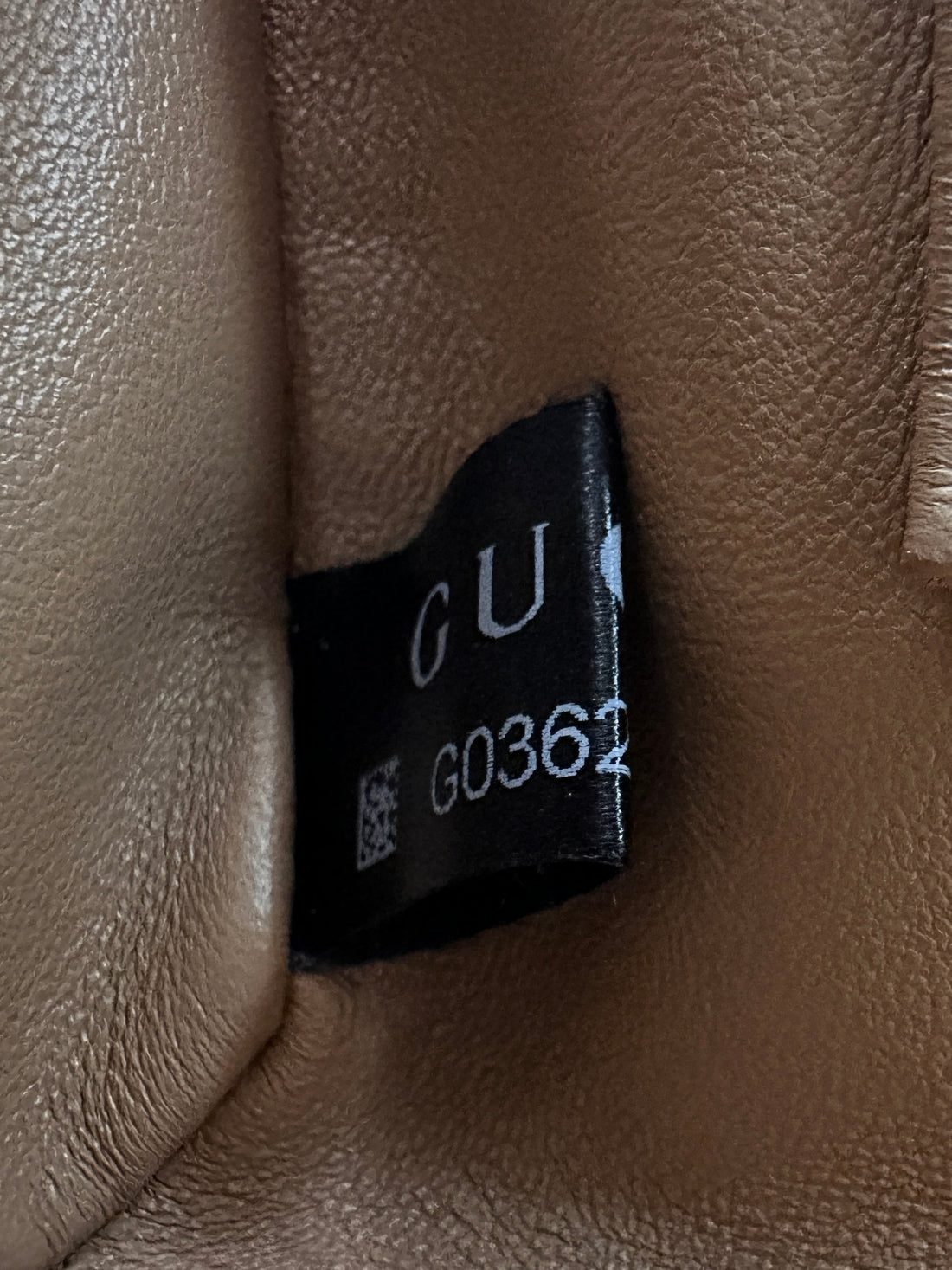 Gucci Padlock GG Supreme Berry Print Shoulder Bag GG860