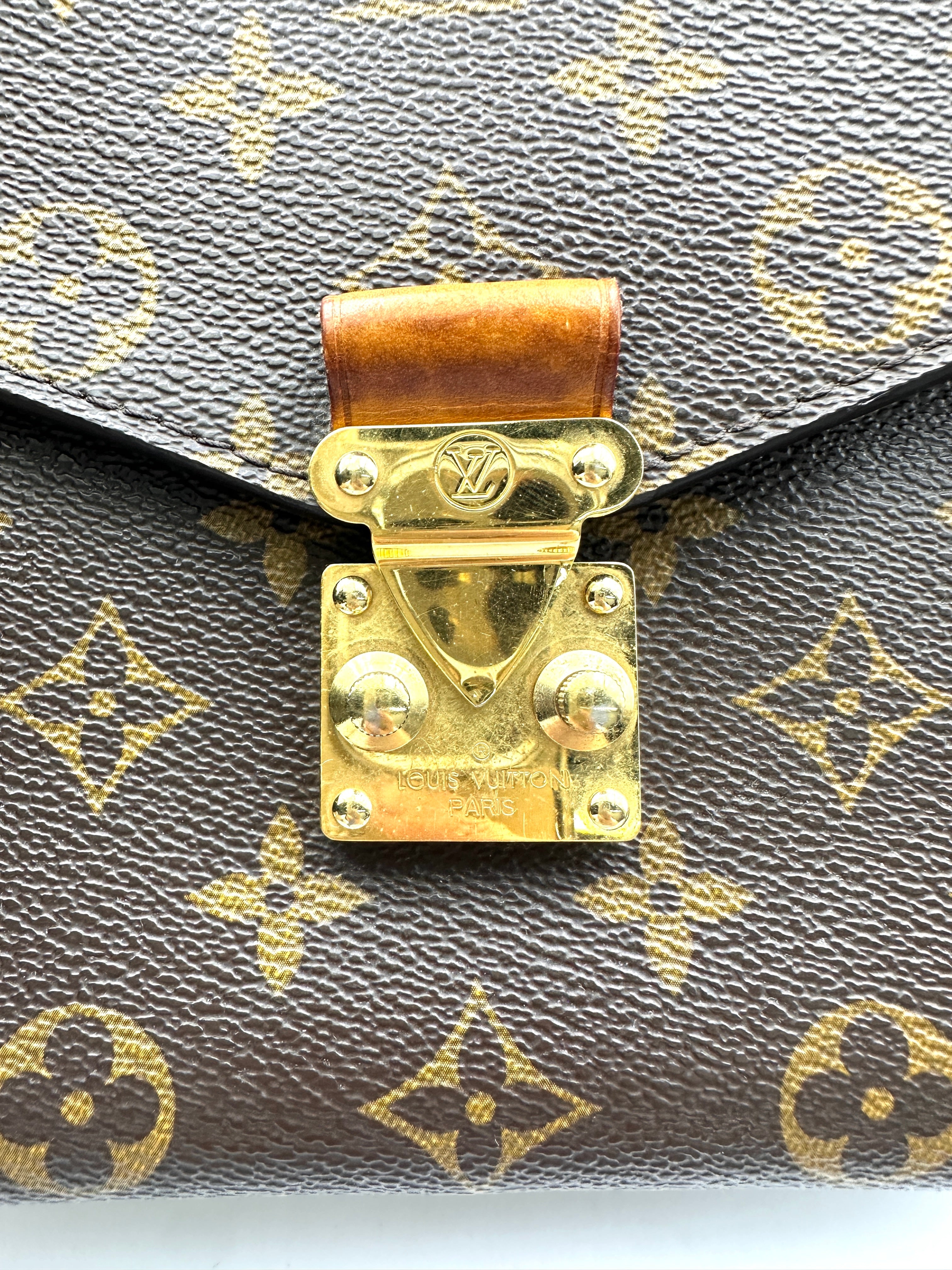 Louis Vuitton Monogram Canvas Pochette Metis LV2467