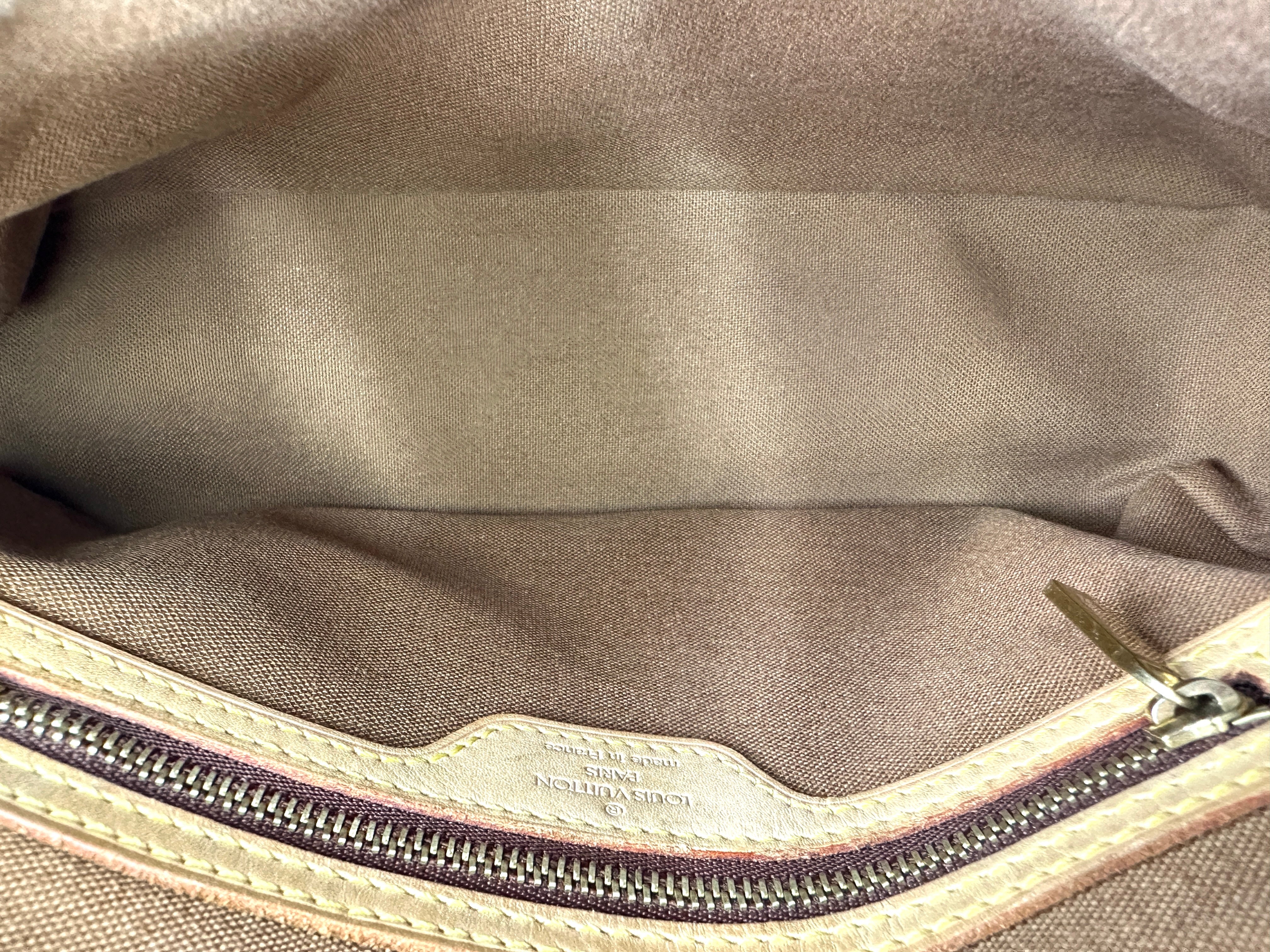 Louis Vuitton Loop Monogram Canvas Shoulder Bag LV2472