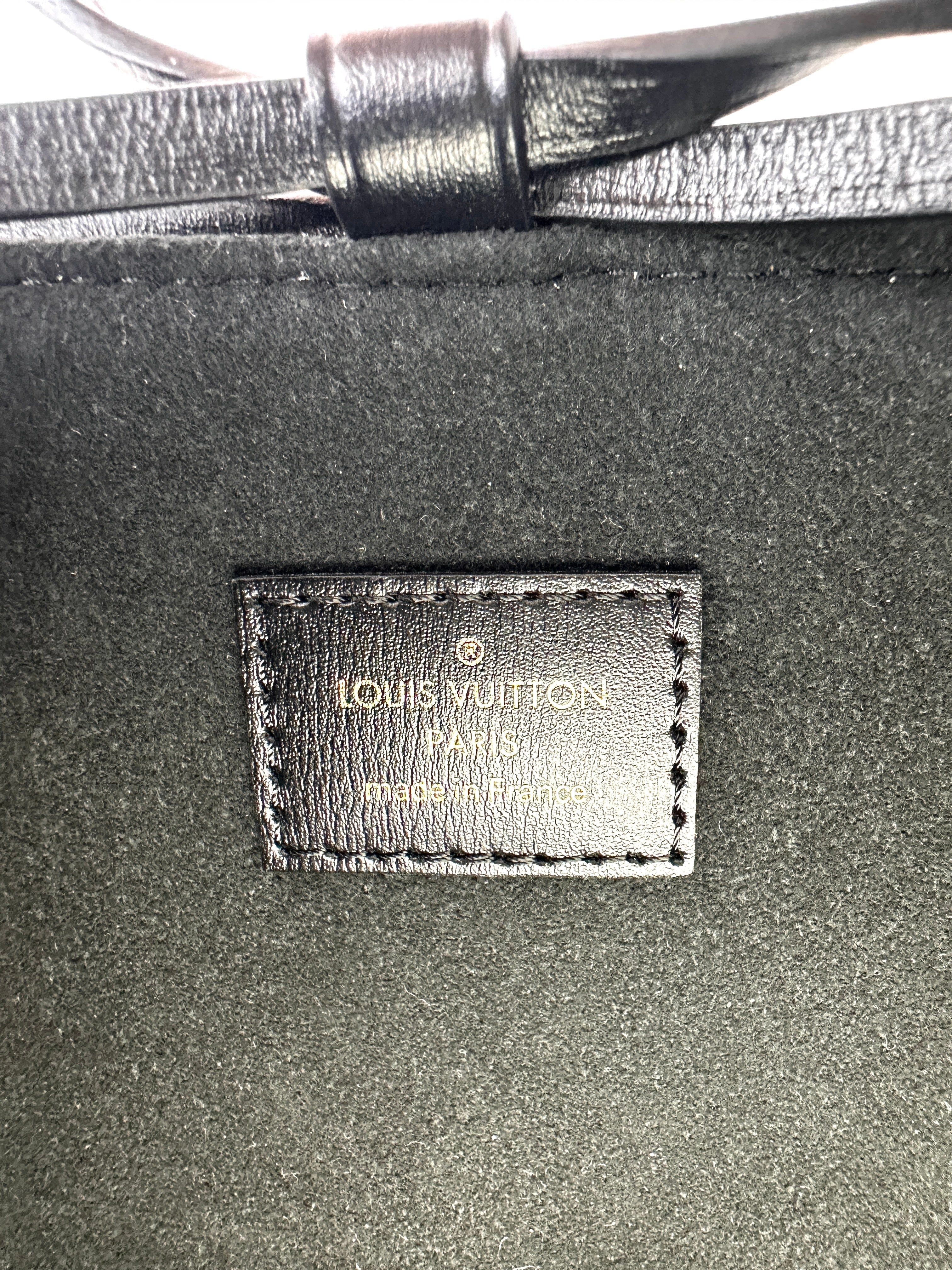 Louis Vuitton Noe Purse LV Charms Monogram Reverse Canvas Bucket Bag LV2477