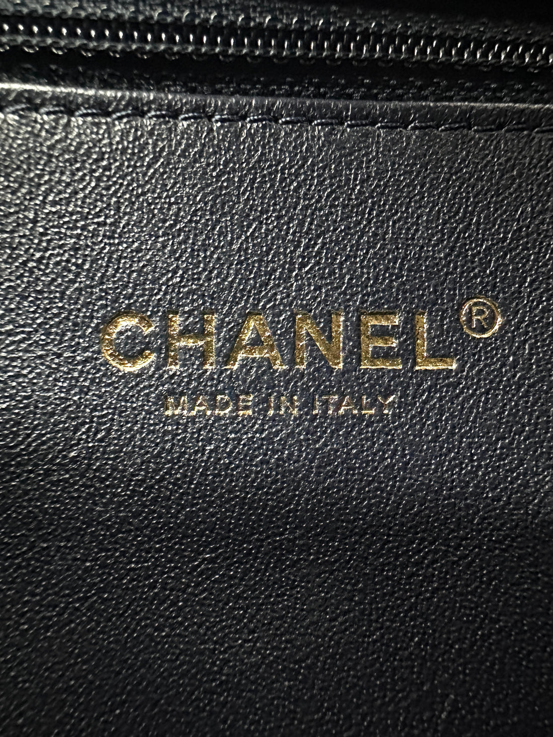 Chanel CoCo Handle Navy Chevron Quilted Leather Medium Size Shoulder Bag(26***71) CC1811