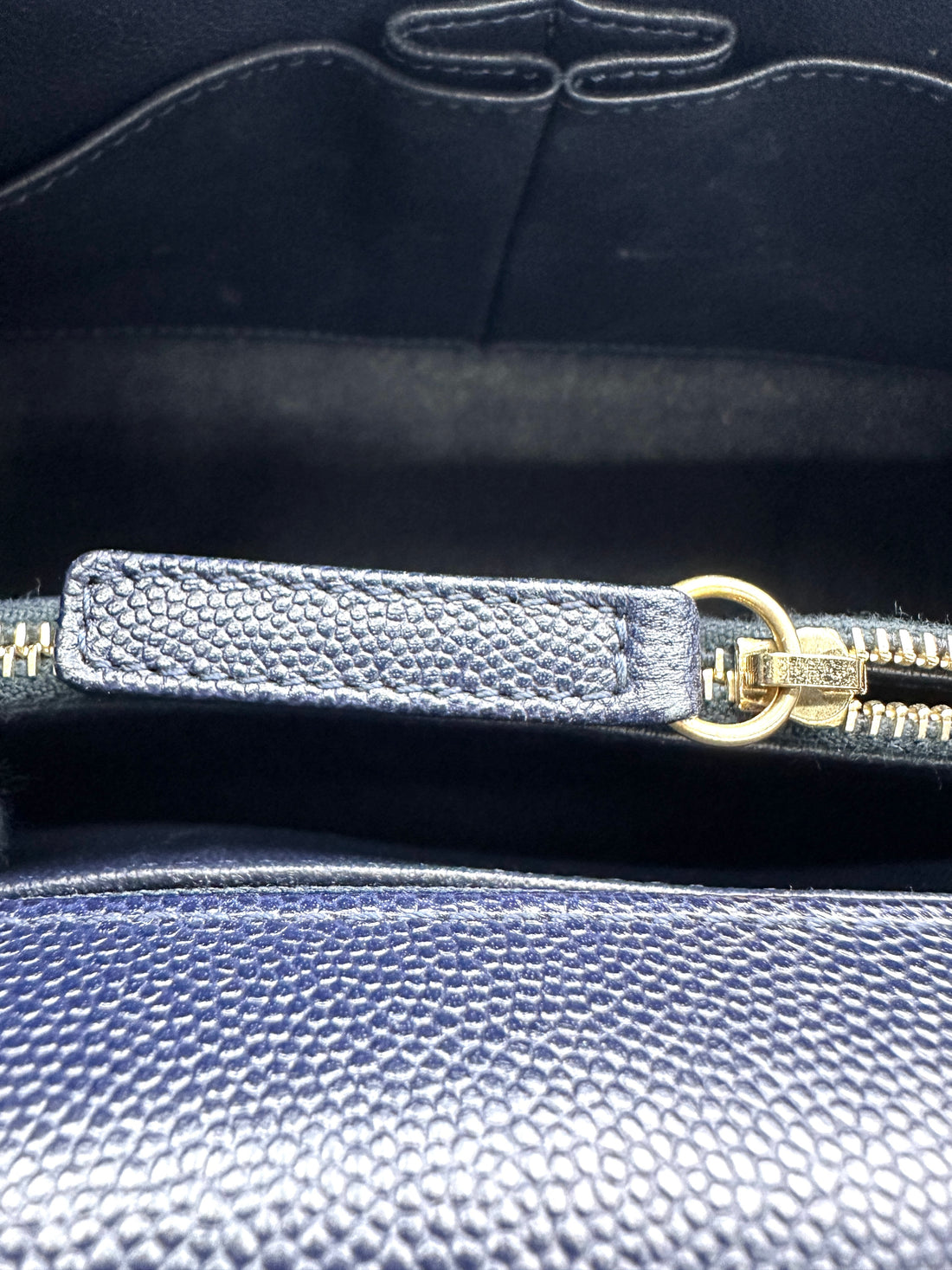 Chanel CoCo Handle Navy Chevron Quilted Leather Medium Size Shoulder Bag(26***71) CC1811