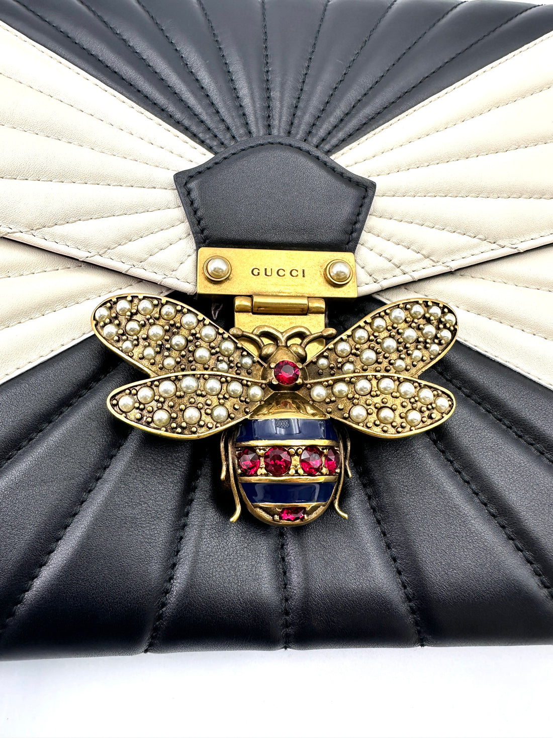 Gucci Queen Margaret Bee Black/White Quilted Leather Clutch Bag GG865