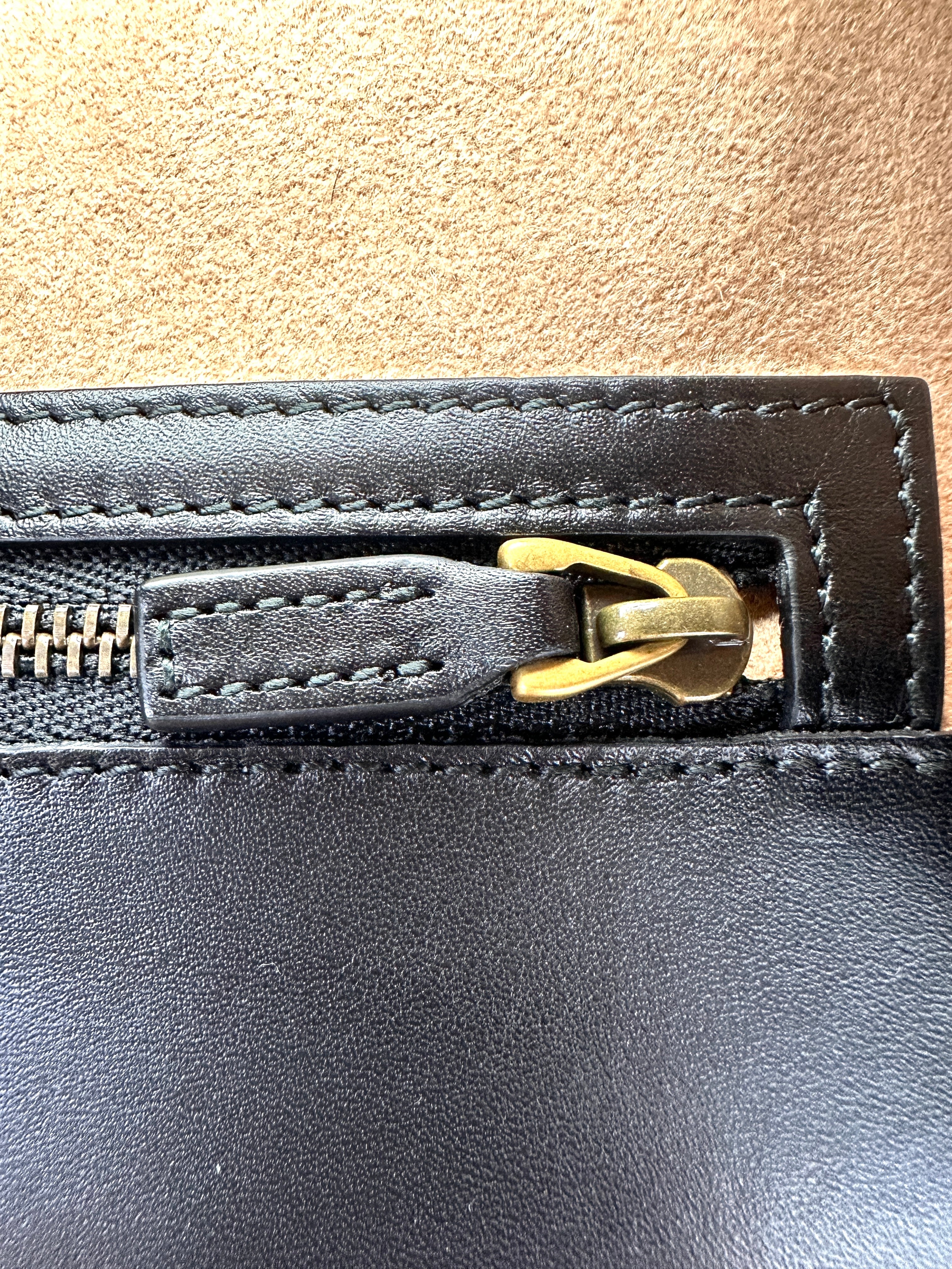 Gucci Queen Margaret Bee Black/White Quilted Leather Clutch Bag GG865