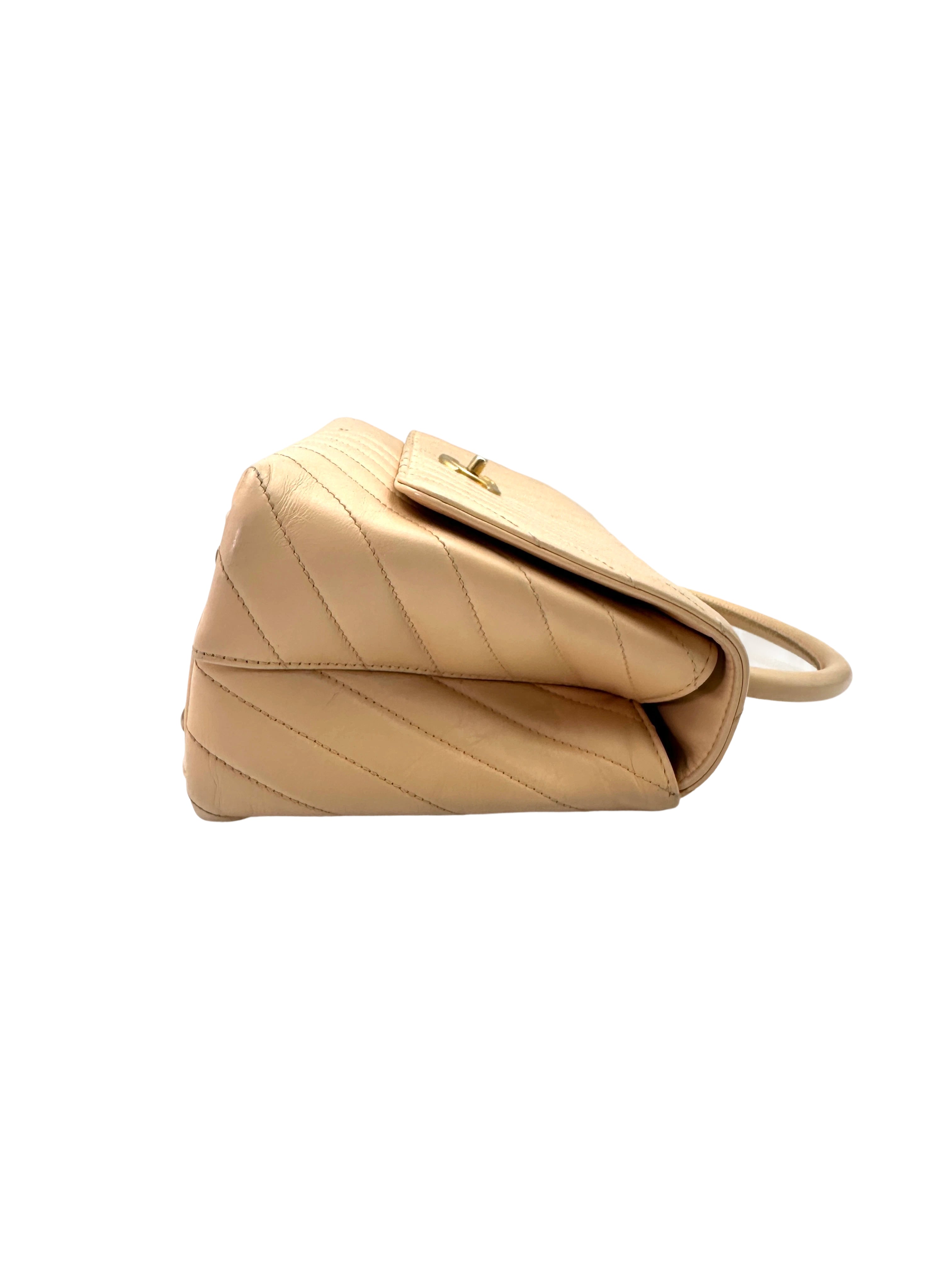 Chanel CoCo Handle White Chevron Quilted Leather Shoulder Bag(24***81) CC1816