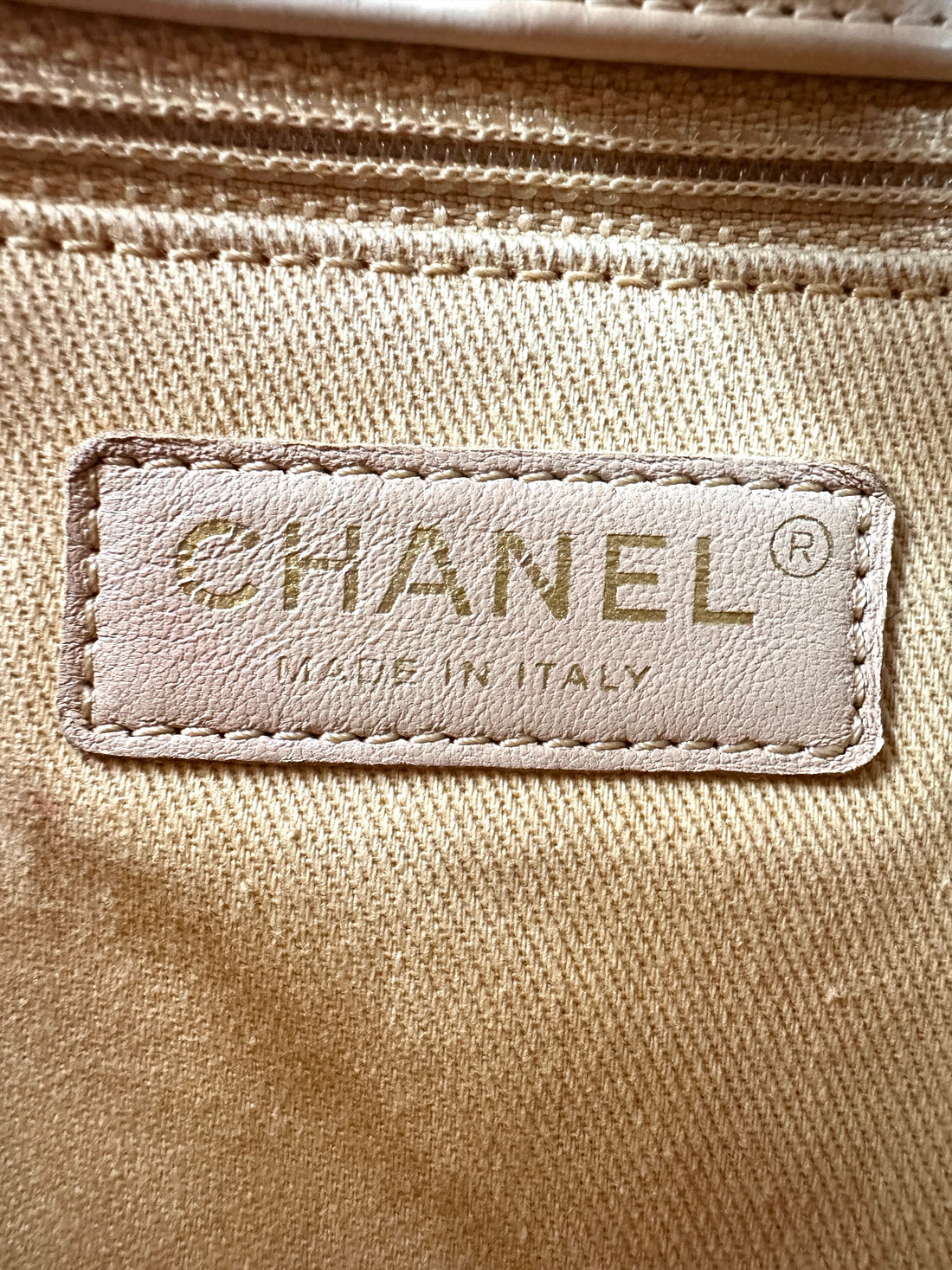 Chanel CoCo Handle White Chevron Quilted Leather Shoulder Bag(24***81) CC1816