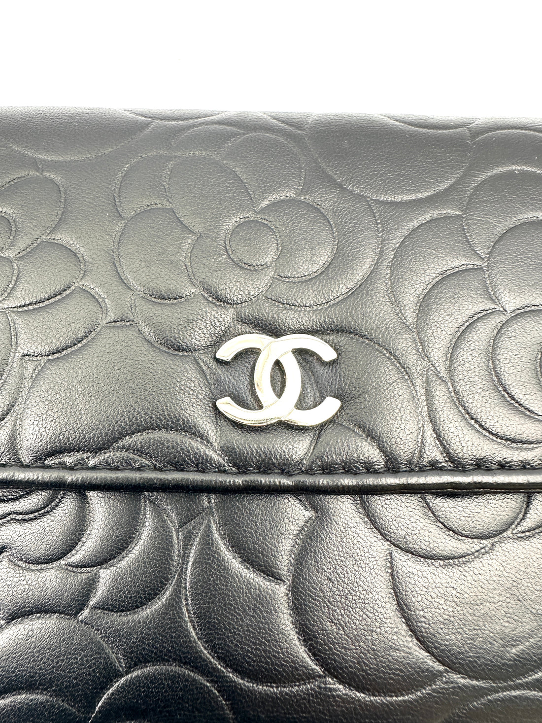 Chanel Black Camellia Embossed Leather Long Flap Wallet(16***13) CC1818