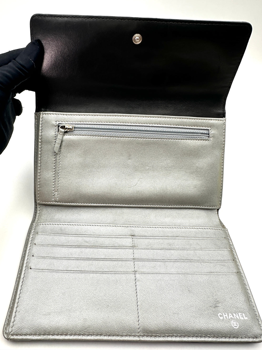 Chanel Black Camellia Embossed Leather Long Flap Wallet(16***13) CC1818