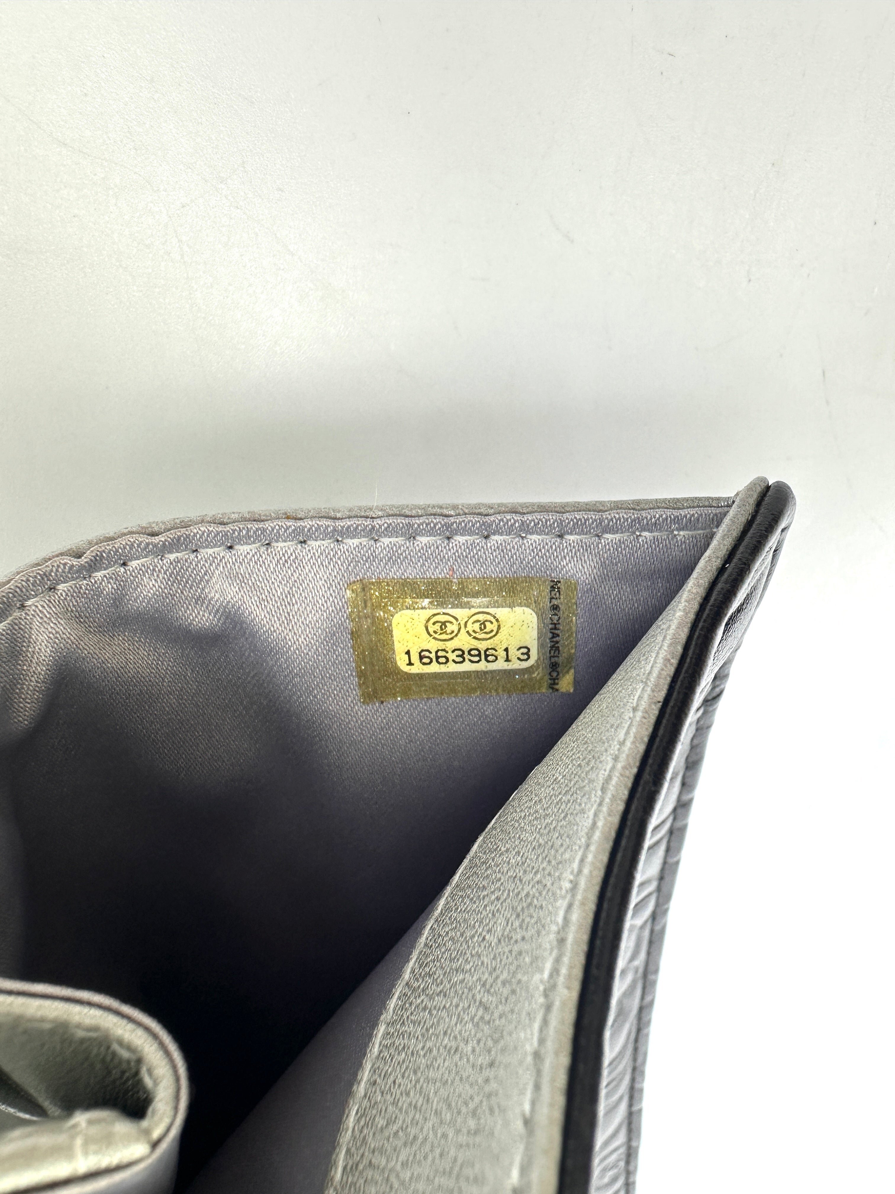 Chanel Black Camellia Embossed Leather Long Flap Wallet(16***13) CC1818