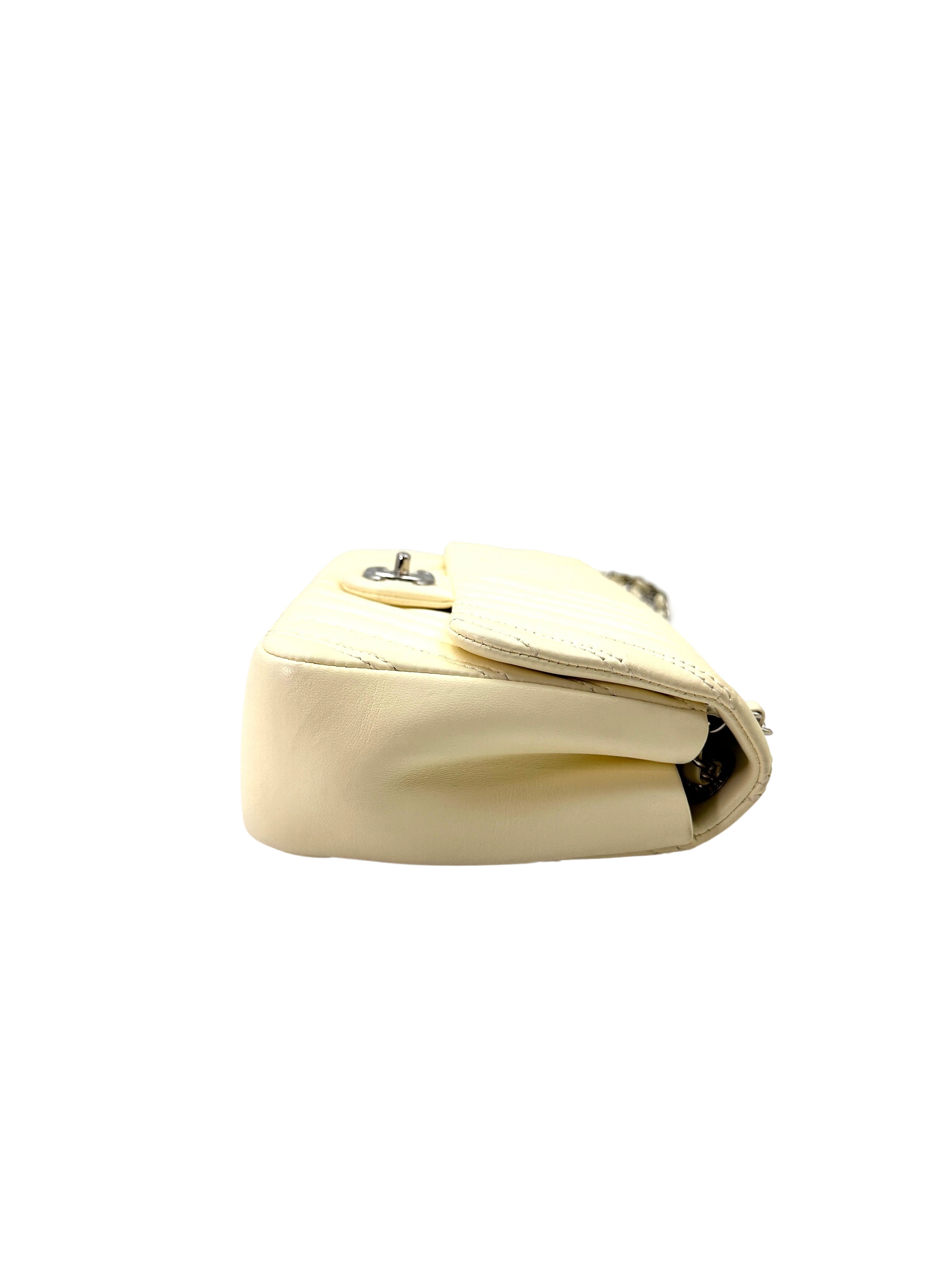 Chanel Classic Flap White Chevron Quilted Leather Flap Bag(21***41) CC1815