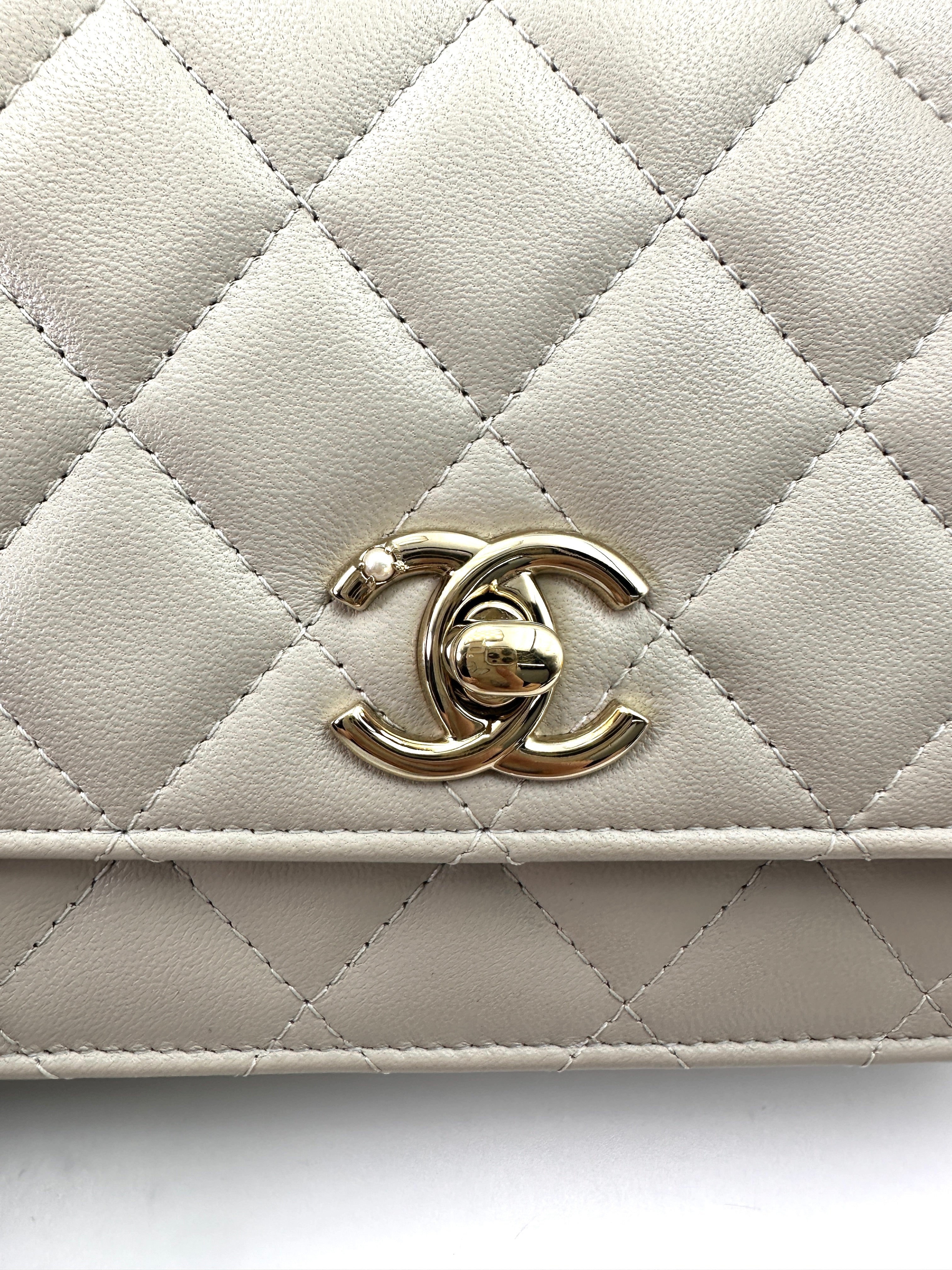 Chanel 24S White Quilted Leather Flap Bag With Gold Hardware(GA***96) IRIS182