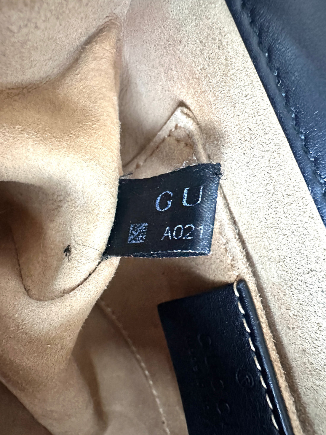 Gucci Padlock Black Leather Pearl Studded Shoulder Bag GG872