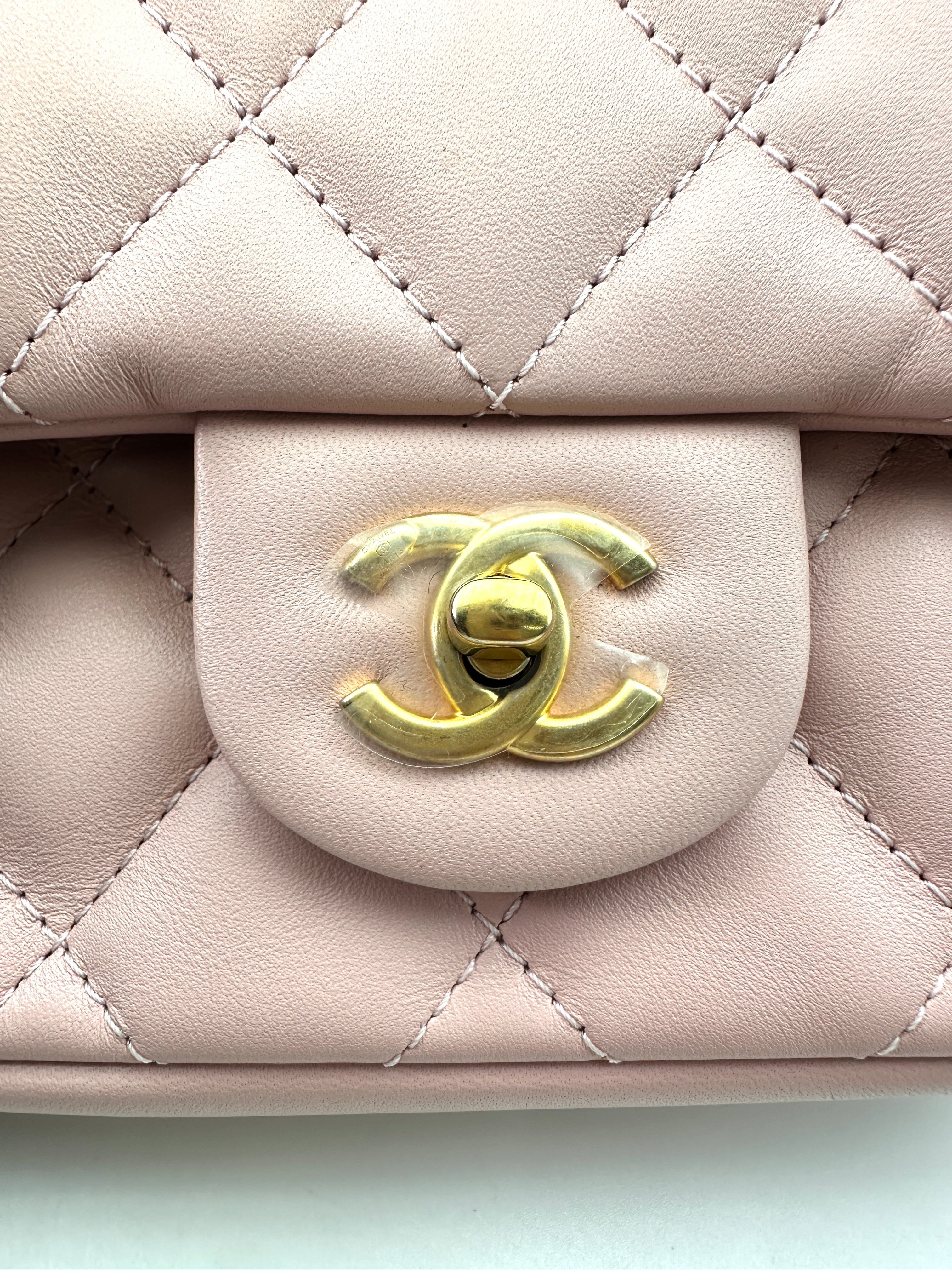 Chanel 22B Pink Quilted Leather Flap Bag With Heart Charms(ET***E1) IRIS183