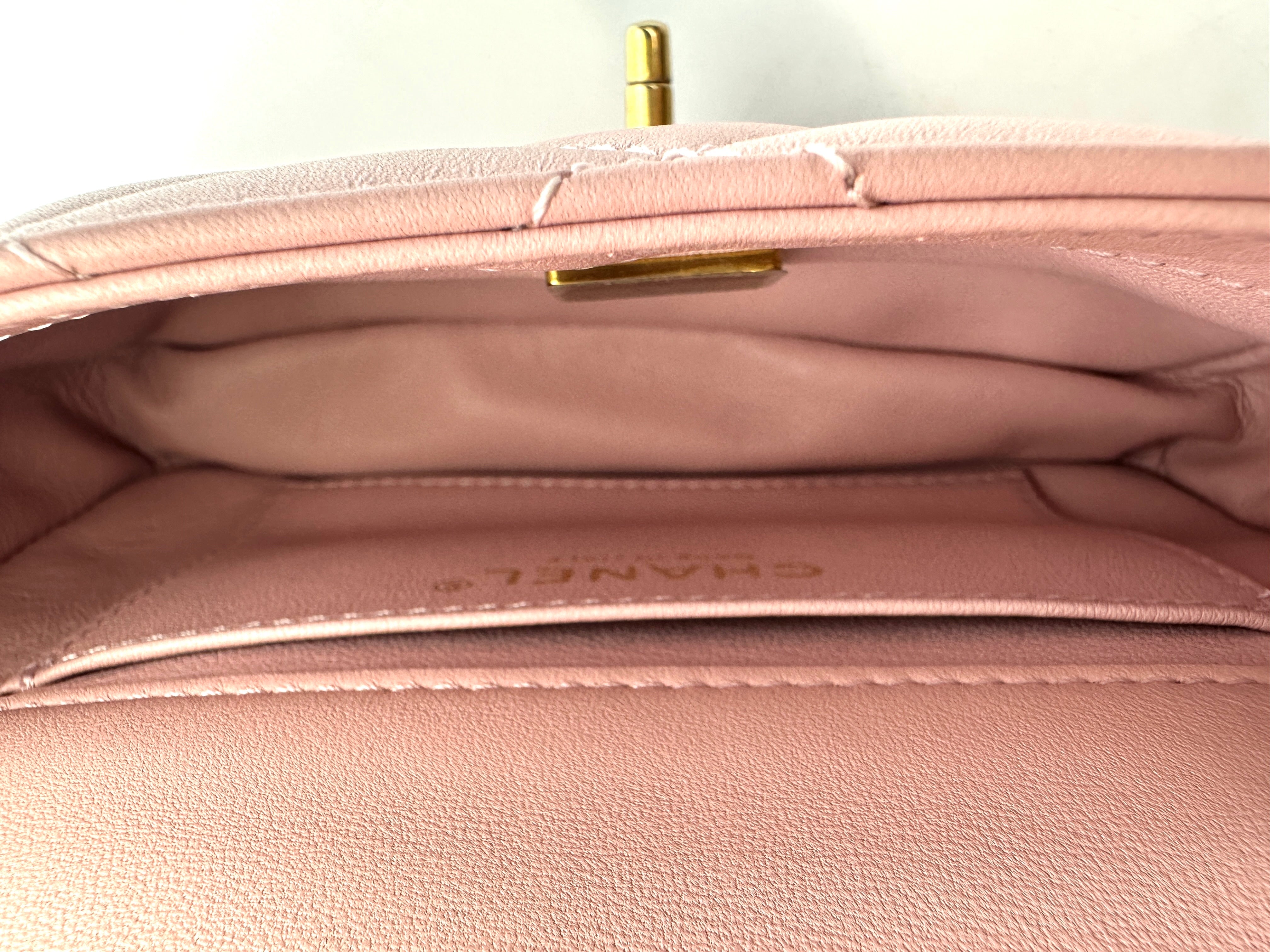 Chanel 22B Pink Quilted Leather Flap Bag With Heart Charms(ET***E1) IRIS183