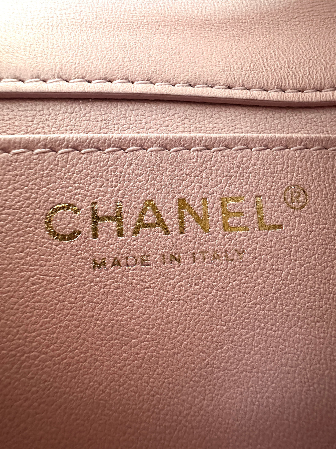 Chanel 22B Pink Quilted Leather Flap Bag With Heart Charms(ET***E1) IRIS183
