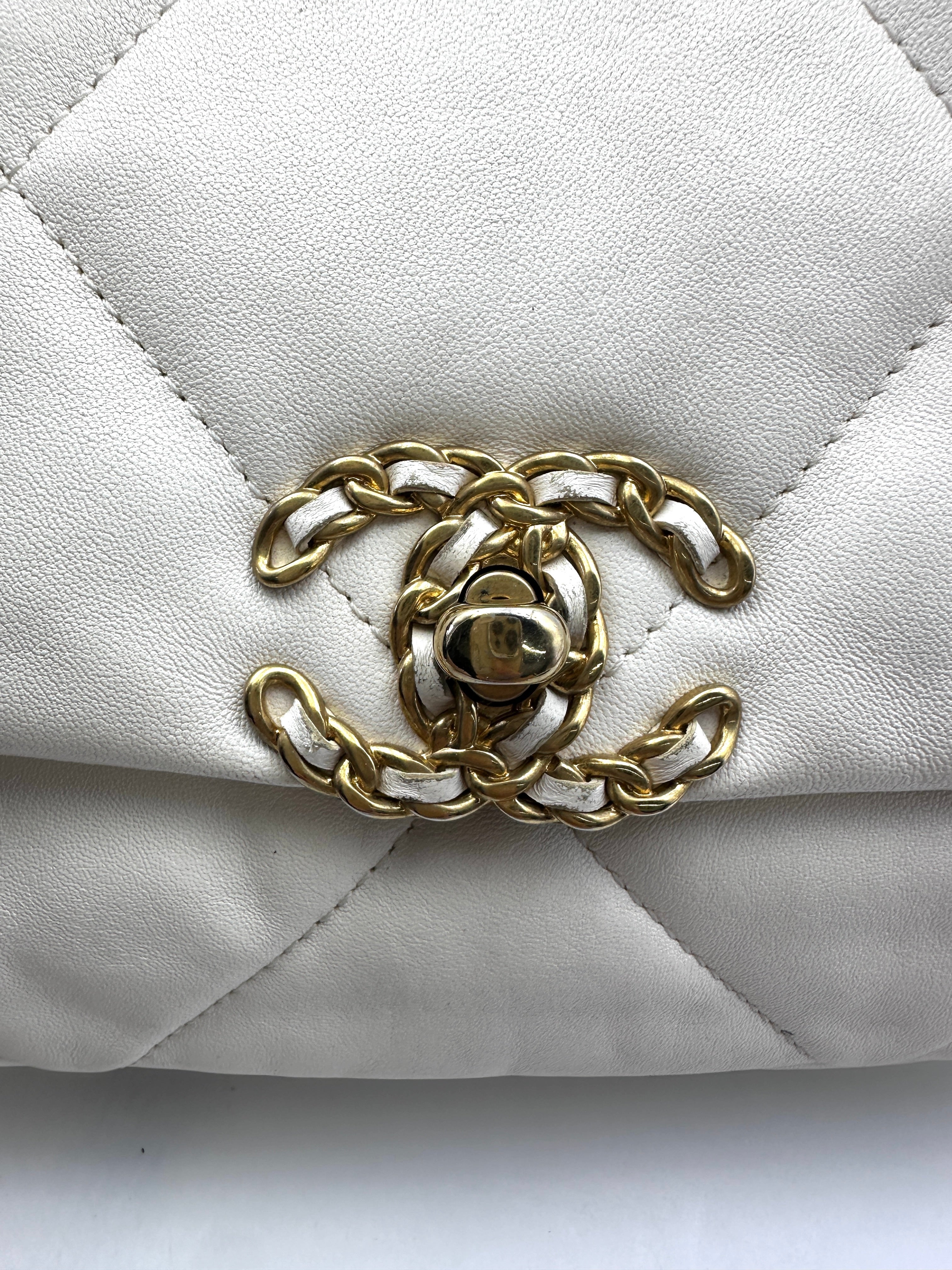 Chanel 19Bag White Quilted Leather Small Size Flap Bag With Gold Hardware(30***60) CC1824