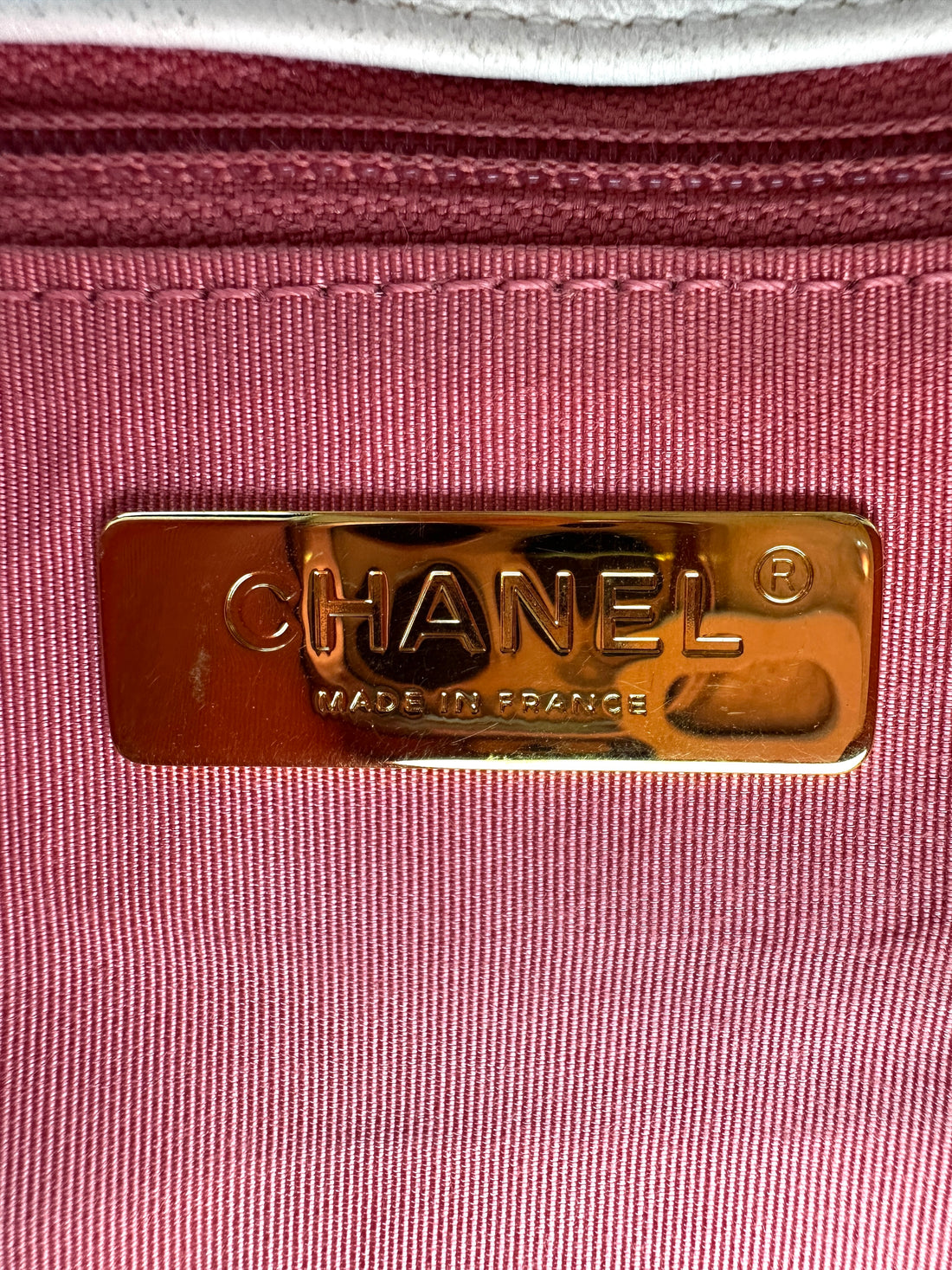 Chanel 19Bag White Quilted Leather Small Size Flap Bag With Gold Hardware(30***60) CC1824