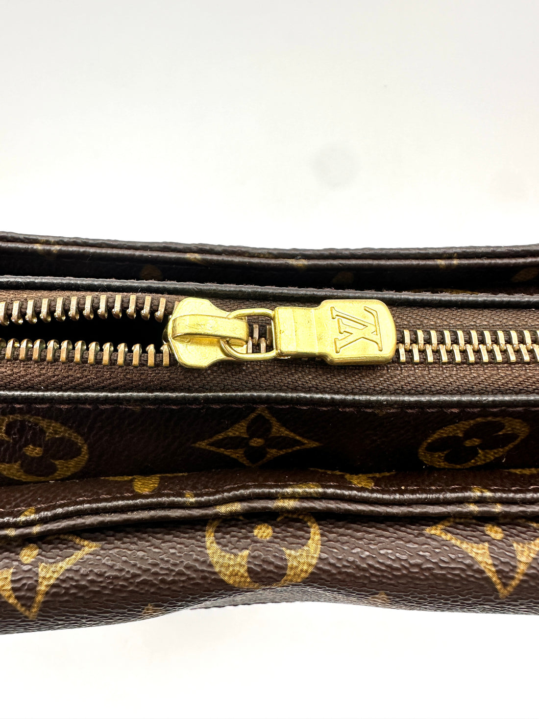 Louis Vuitton Viva Cite Monogram Canvas Shoulder Bag LV2494