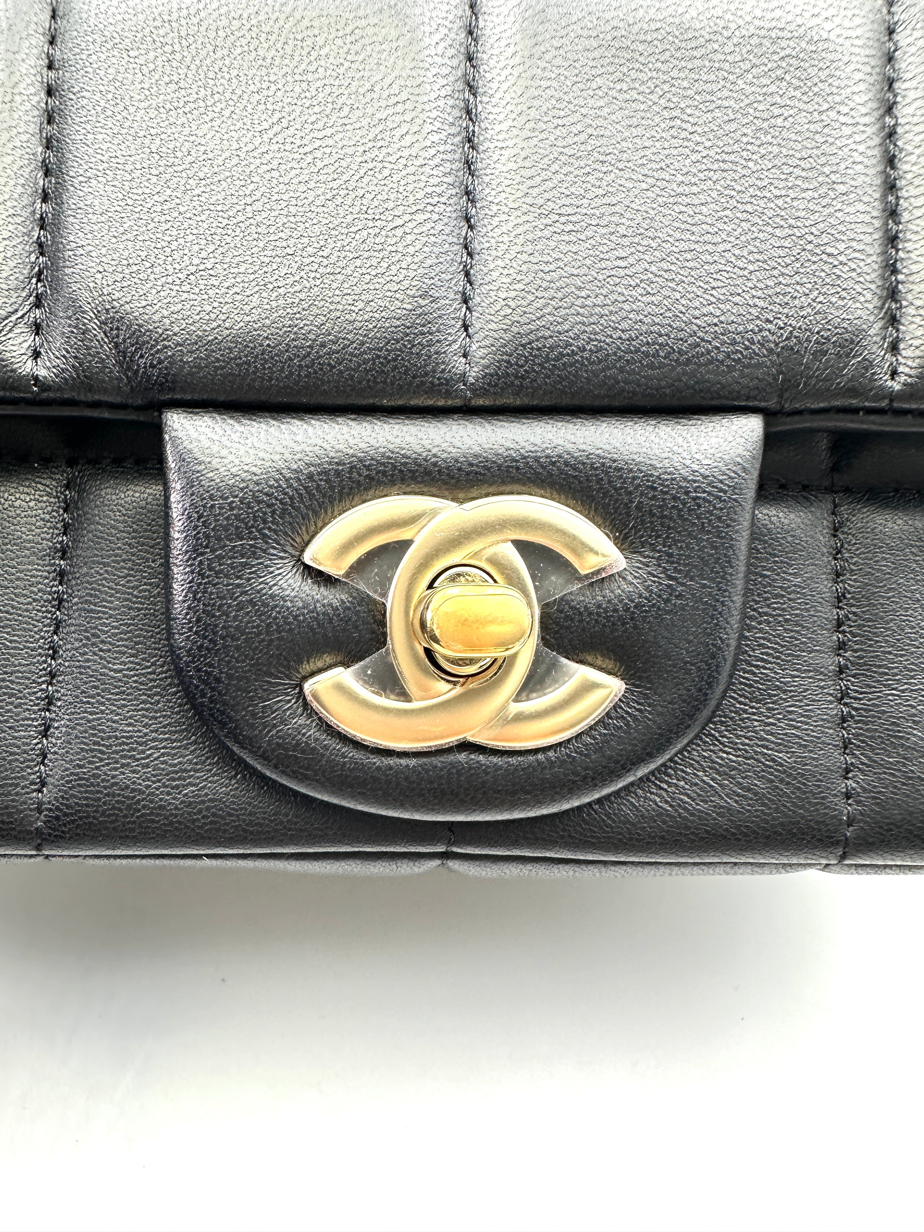 Chanel 23P Black Chocolate Bar Flap Bag With Gold Hardware(N0***71) CC1826
