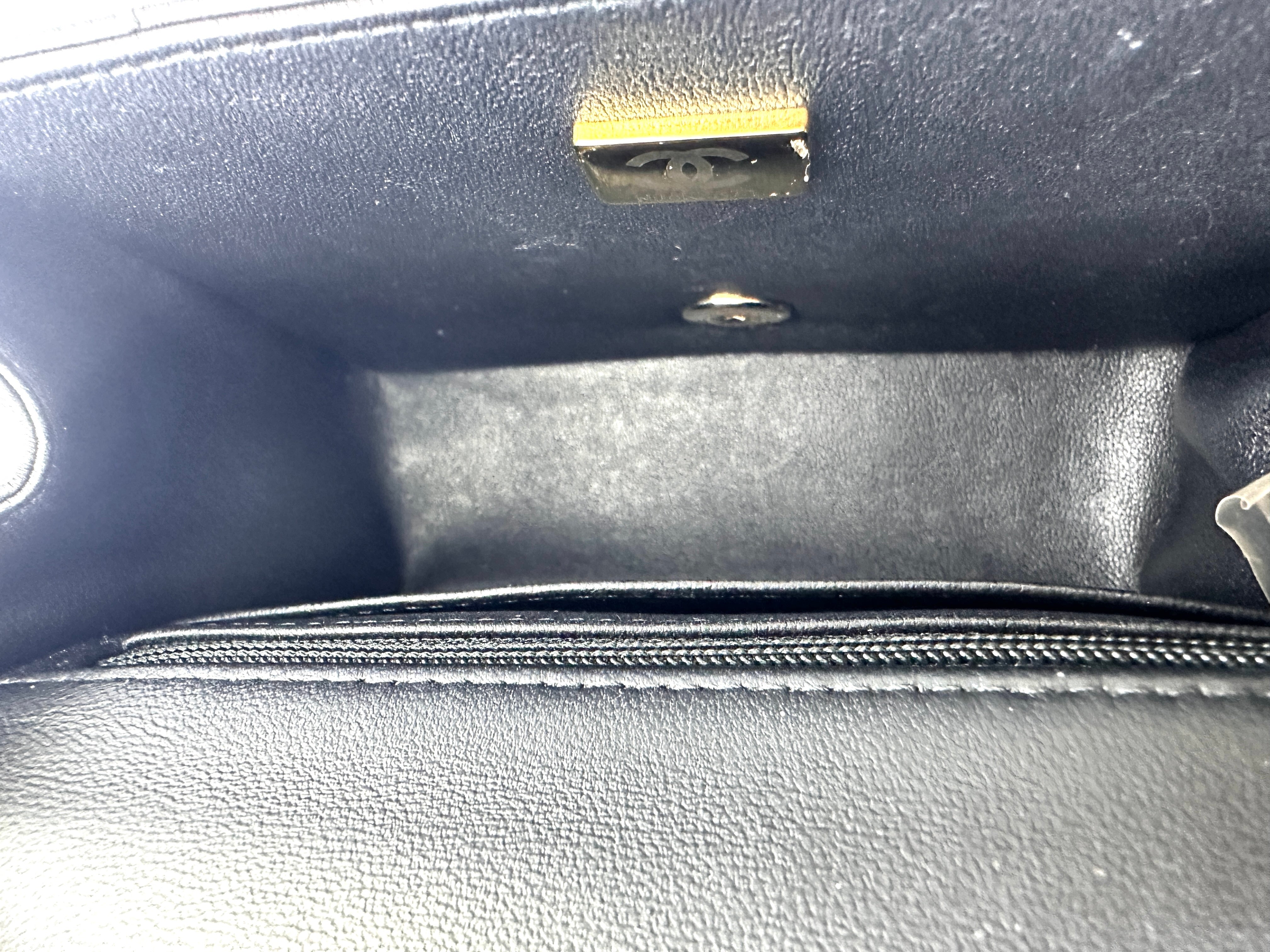 Chanel 23P Black Chocolate Bar Flap Bag With Gold Hardware(N0***71) CC1826